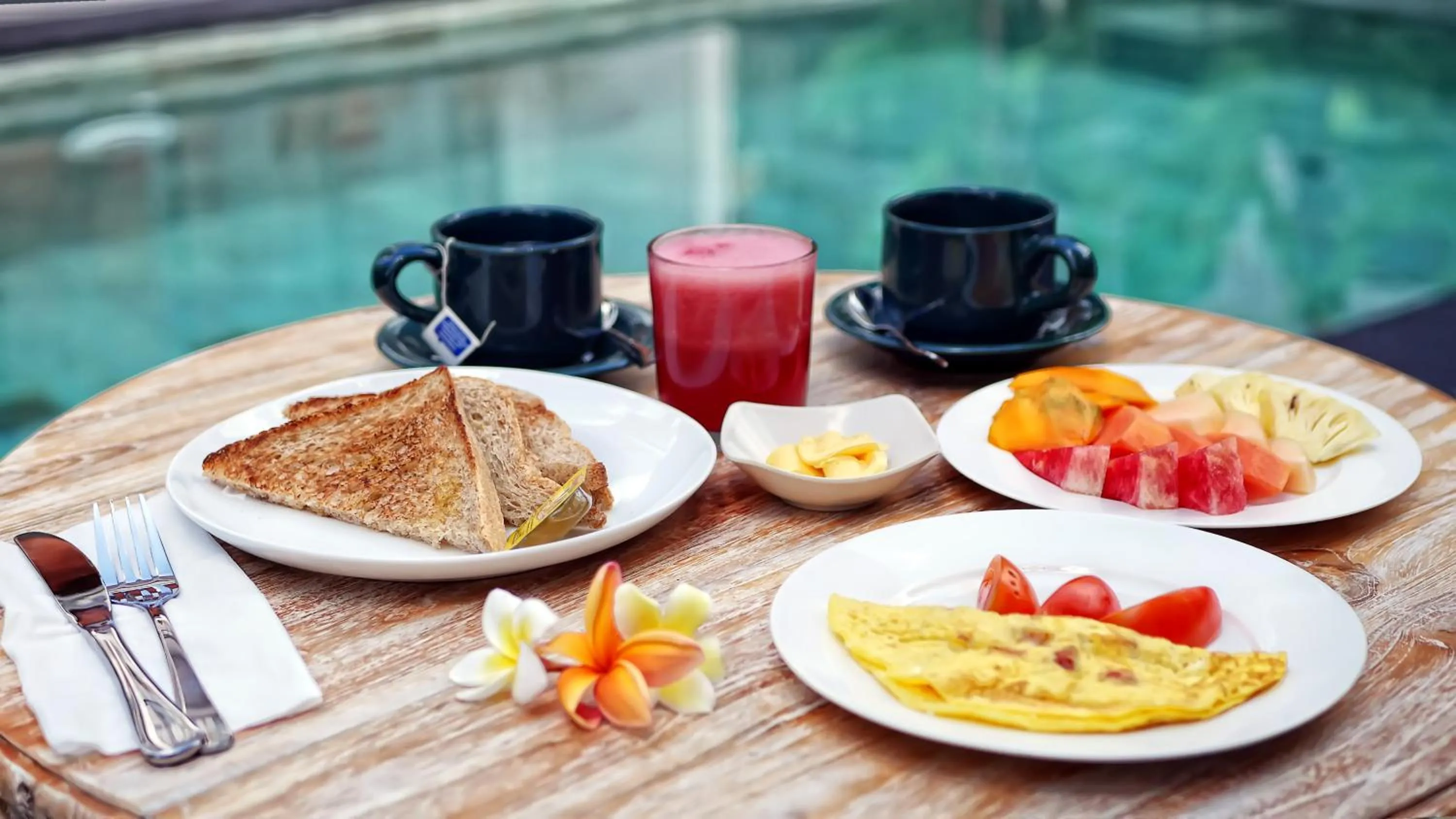 Breakfast in Suweta Homestay with Private Pool by Supala