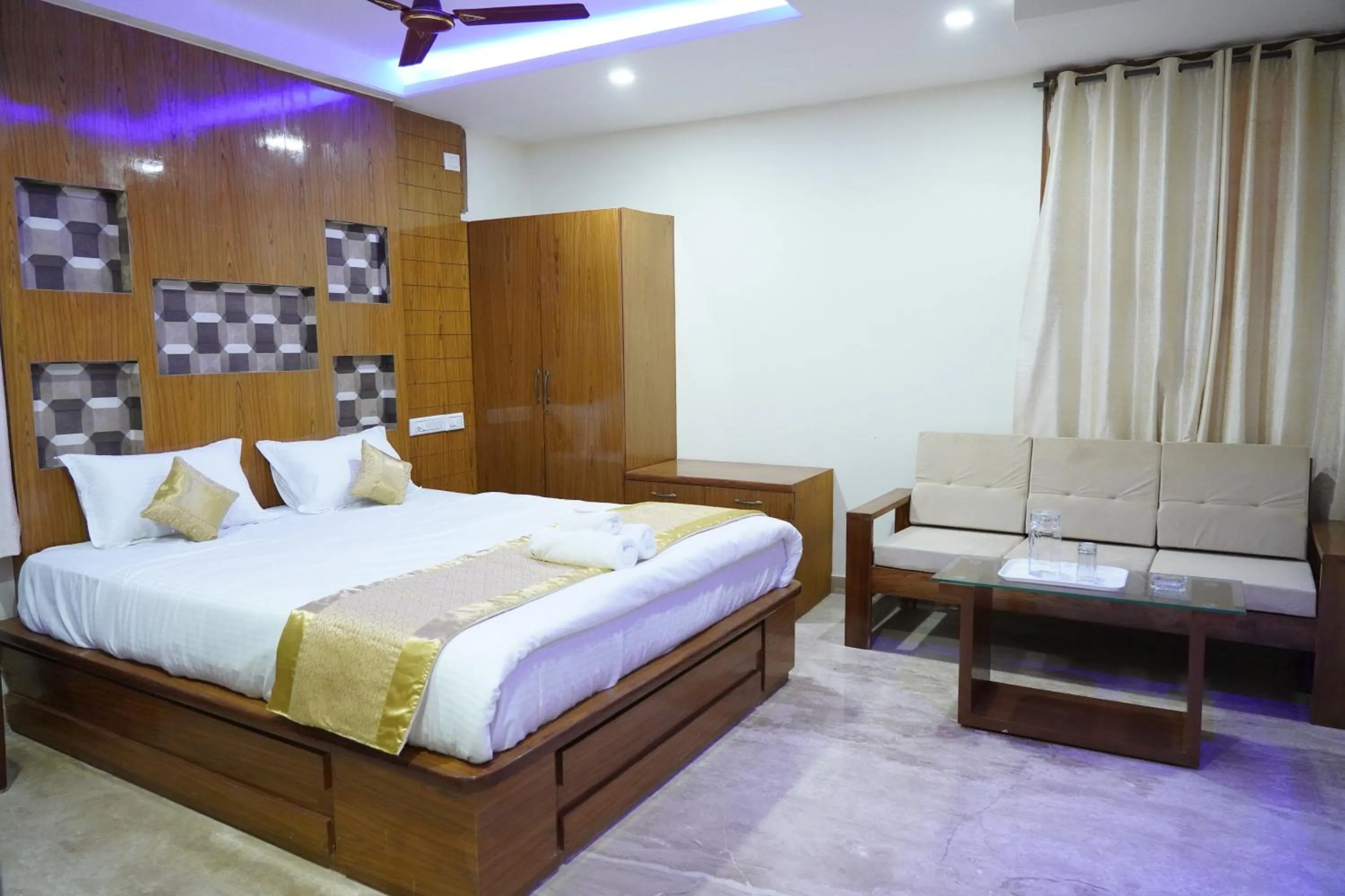 Photo of the whole room in Classia Suites