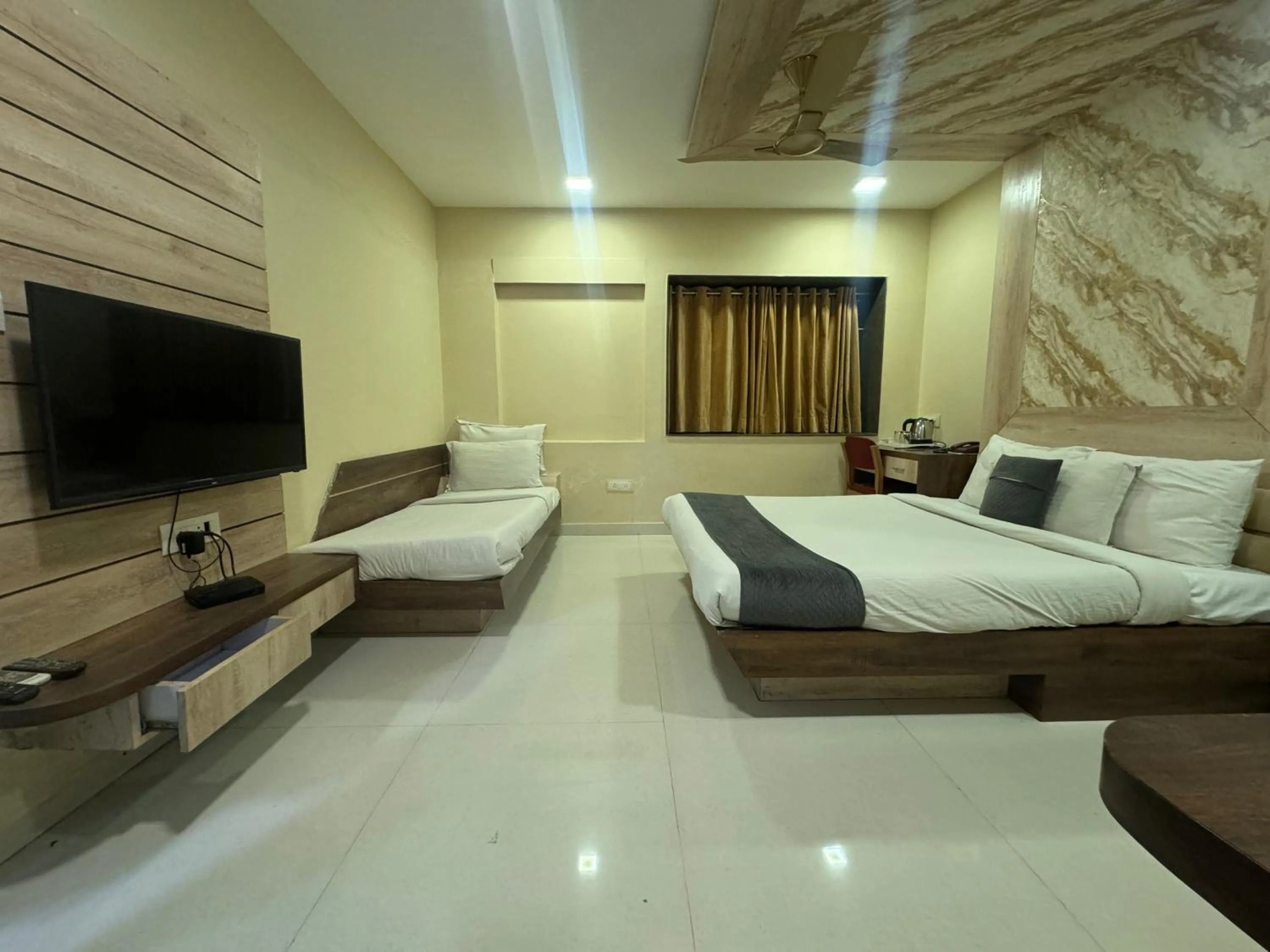 The Tripti Hotel & Banquets