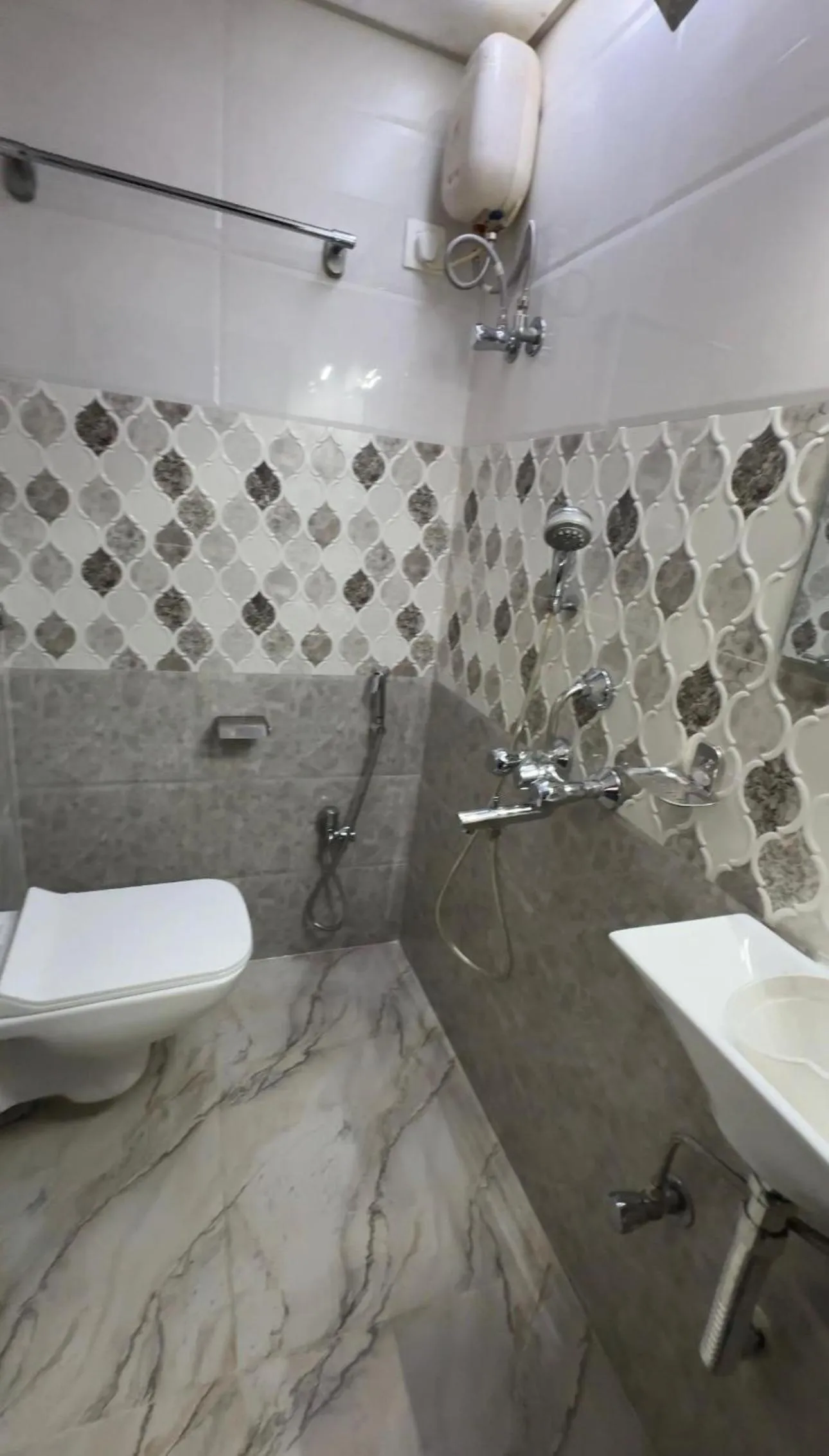 Bathroom in Hotel Broadway Colaba