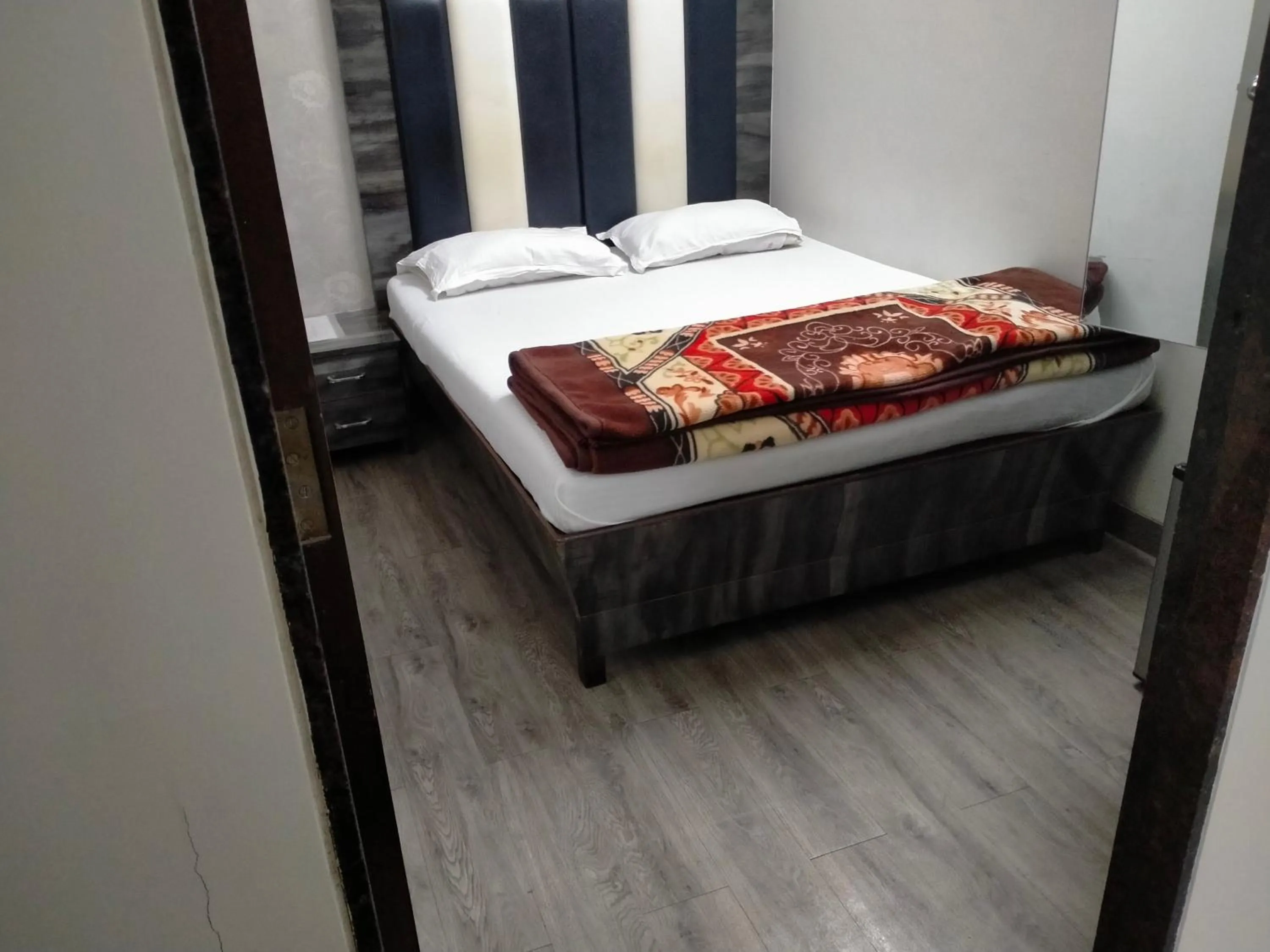 Bed in Hotel Broadway Colaba