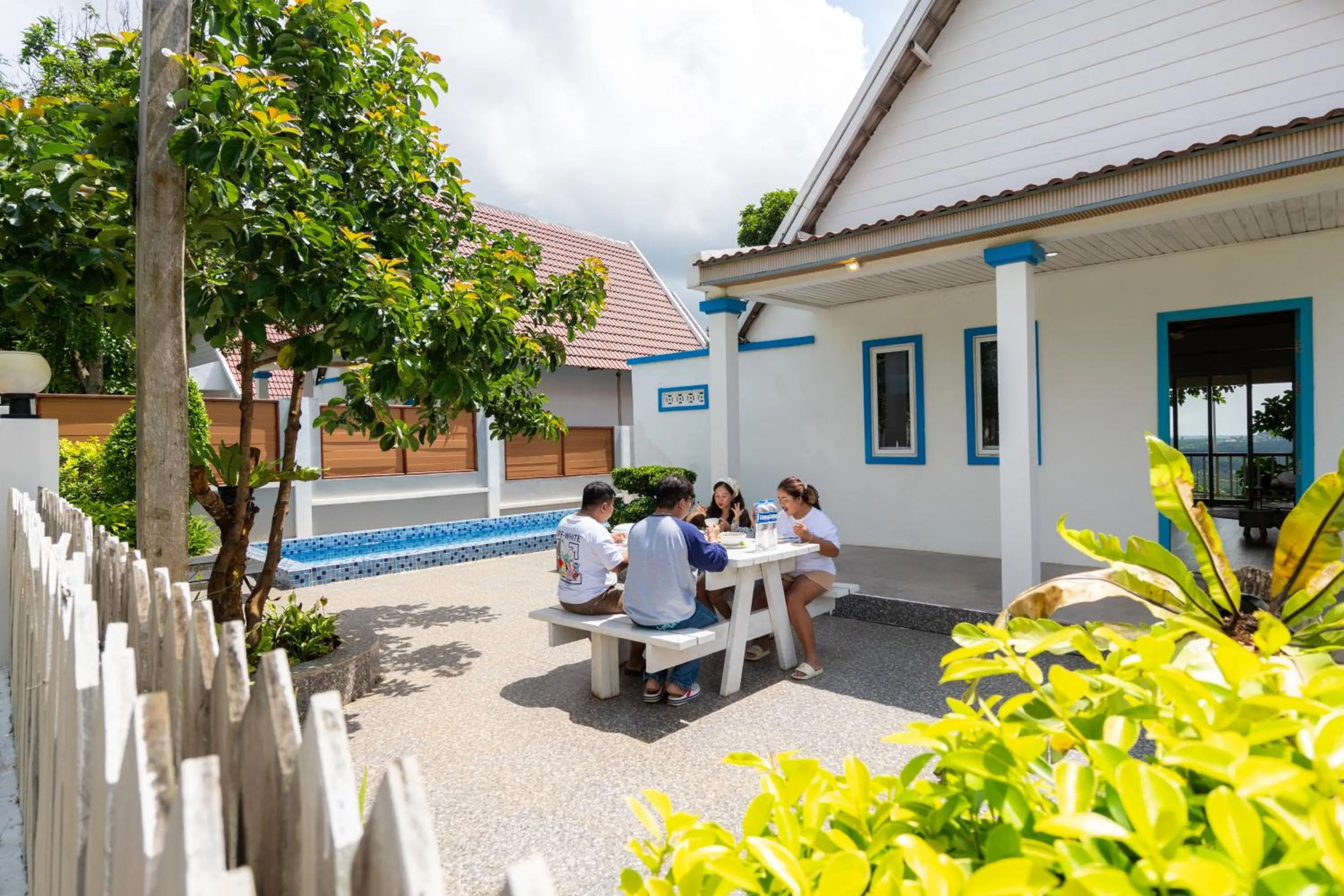 Seating area in Pidoma Resort by EHM