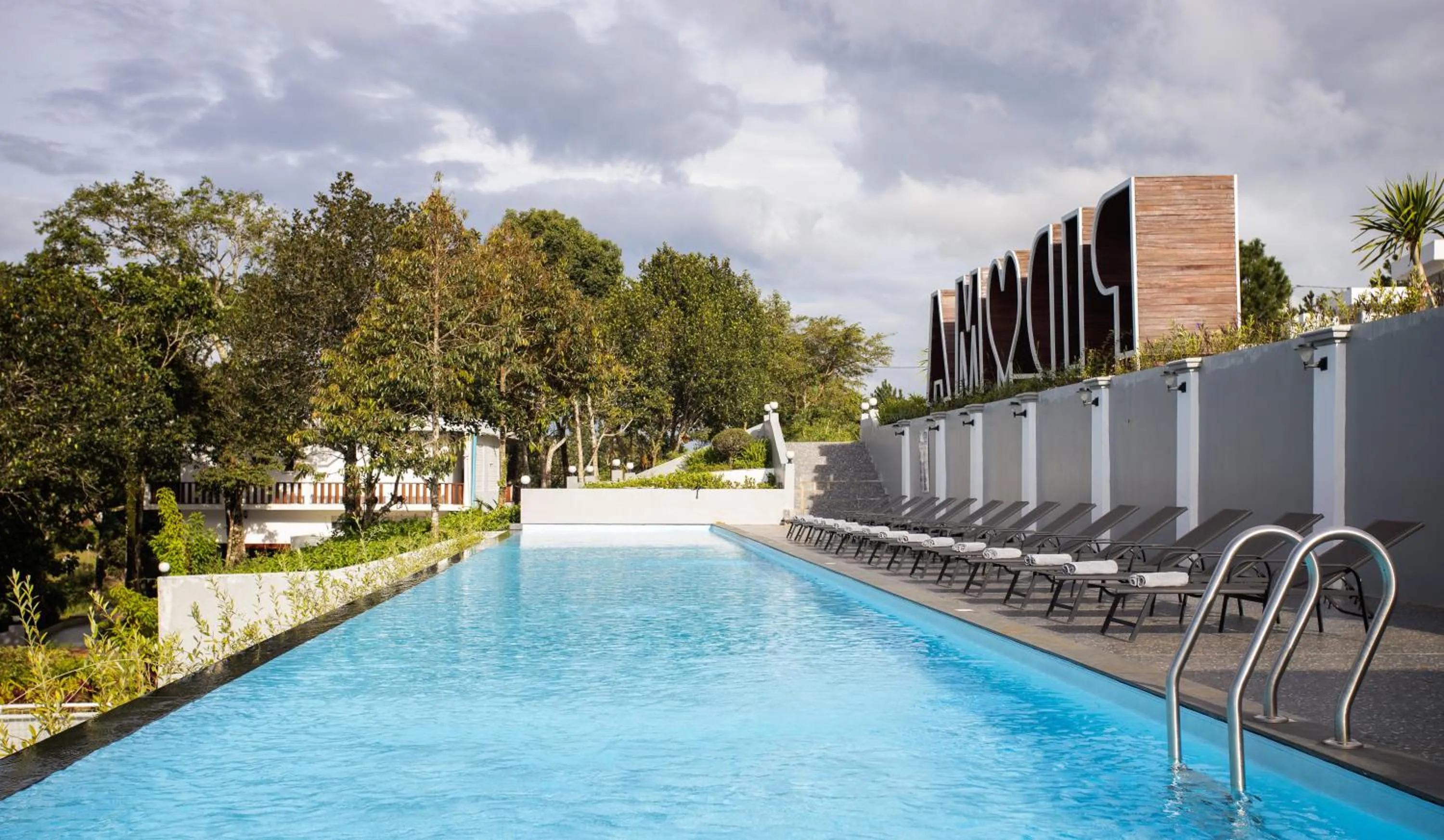 Swimming pool in Pidoma Resort by EHM
