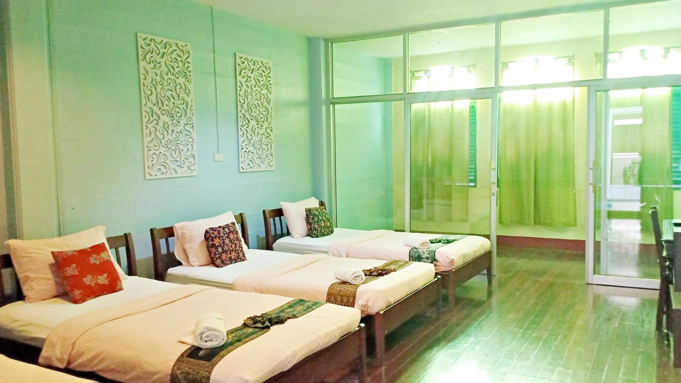 Bedroom, Bed in Thaweesuk Heritage Homestay