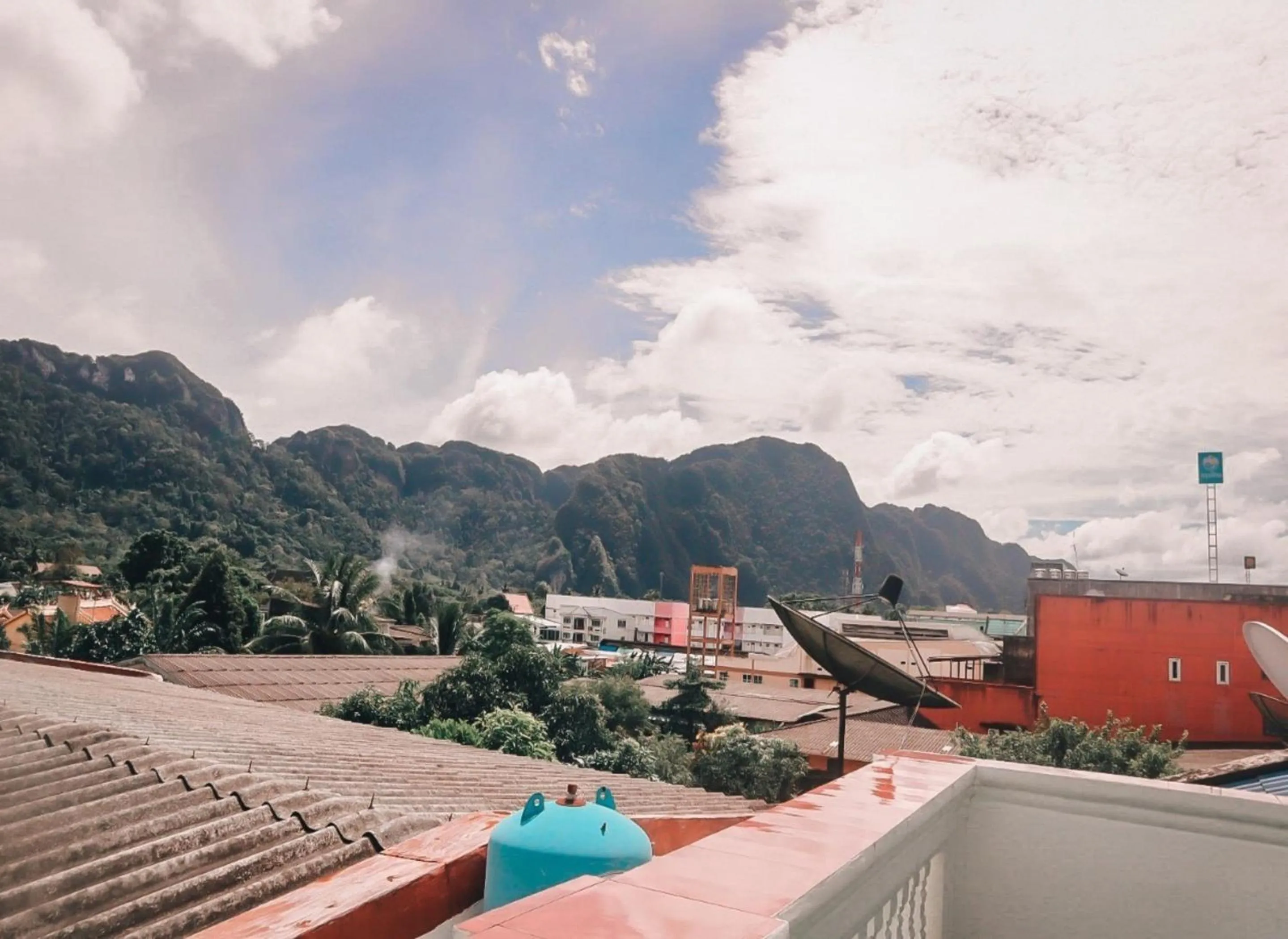 Mountain view in Thaweesuk Heritage Homestay