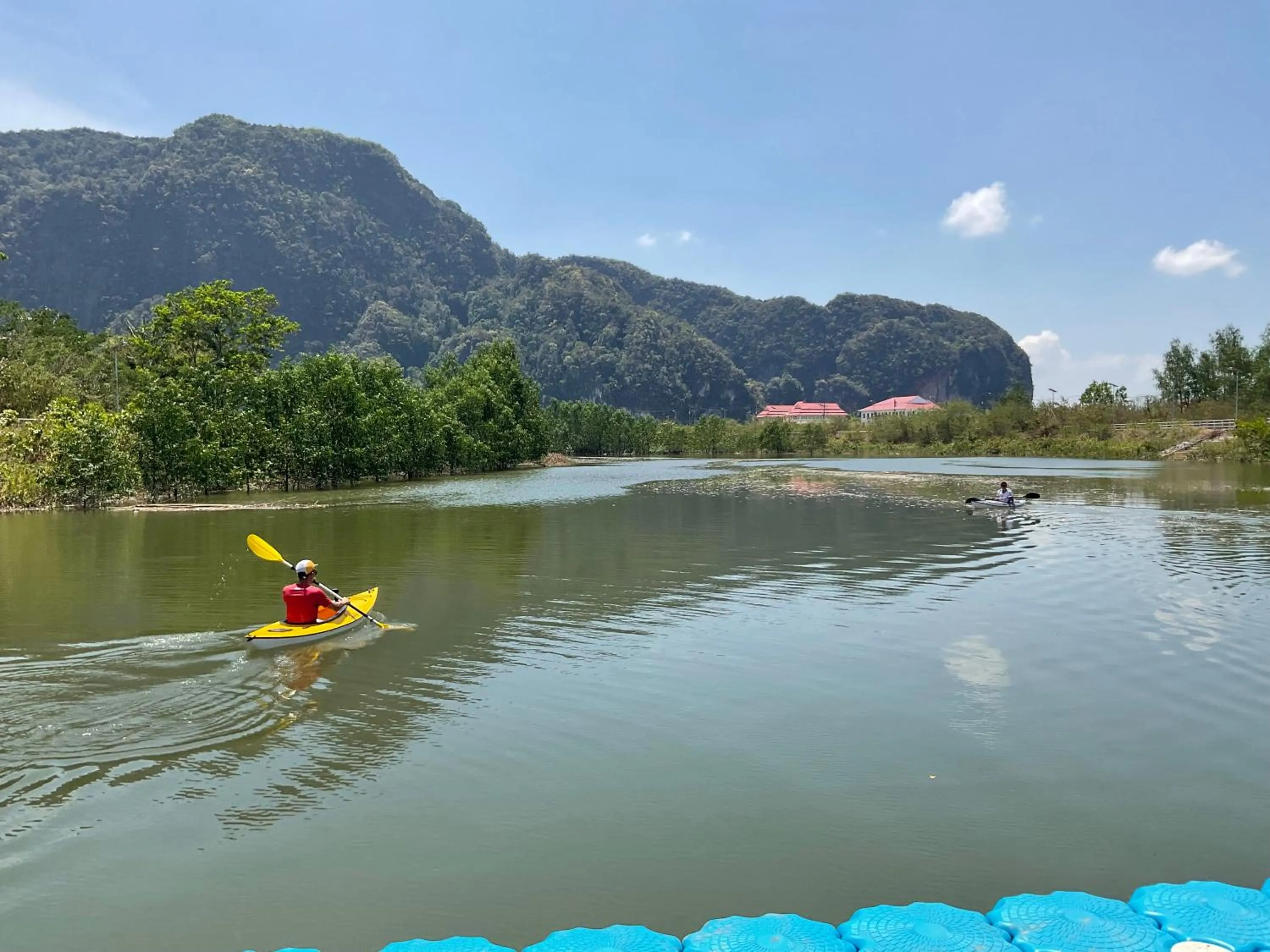 Canoeing in Thaweesuk Heritage Homestay