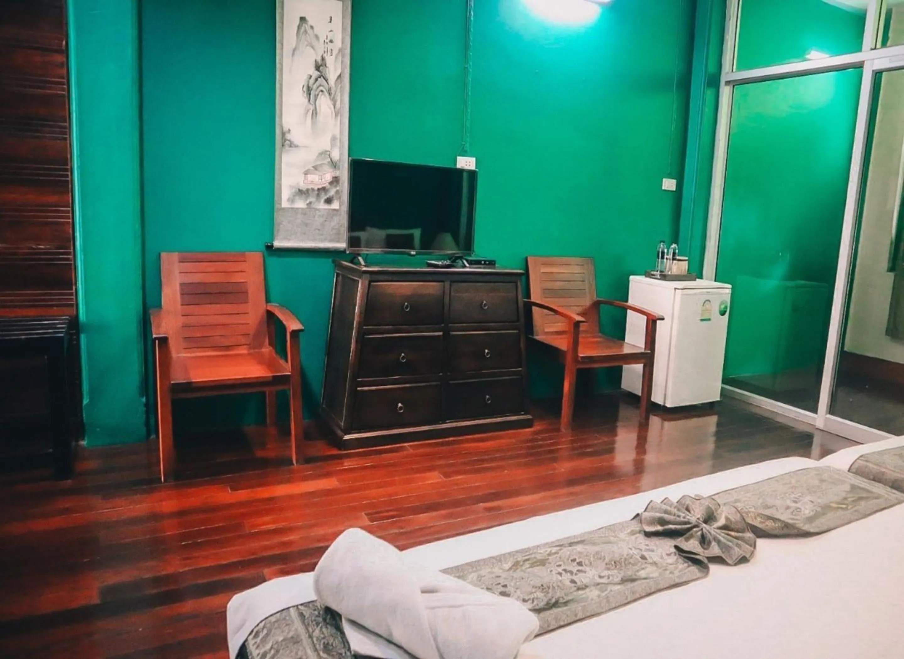 Living room, Bed in Thaweesuk Heritage Homestay