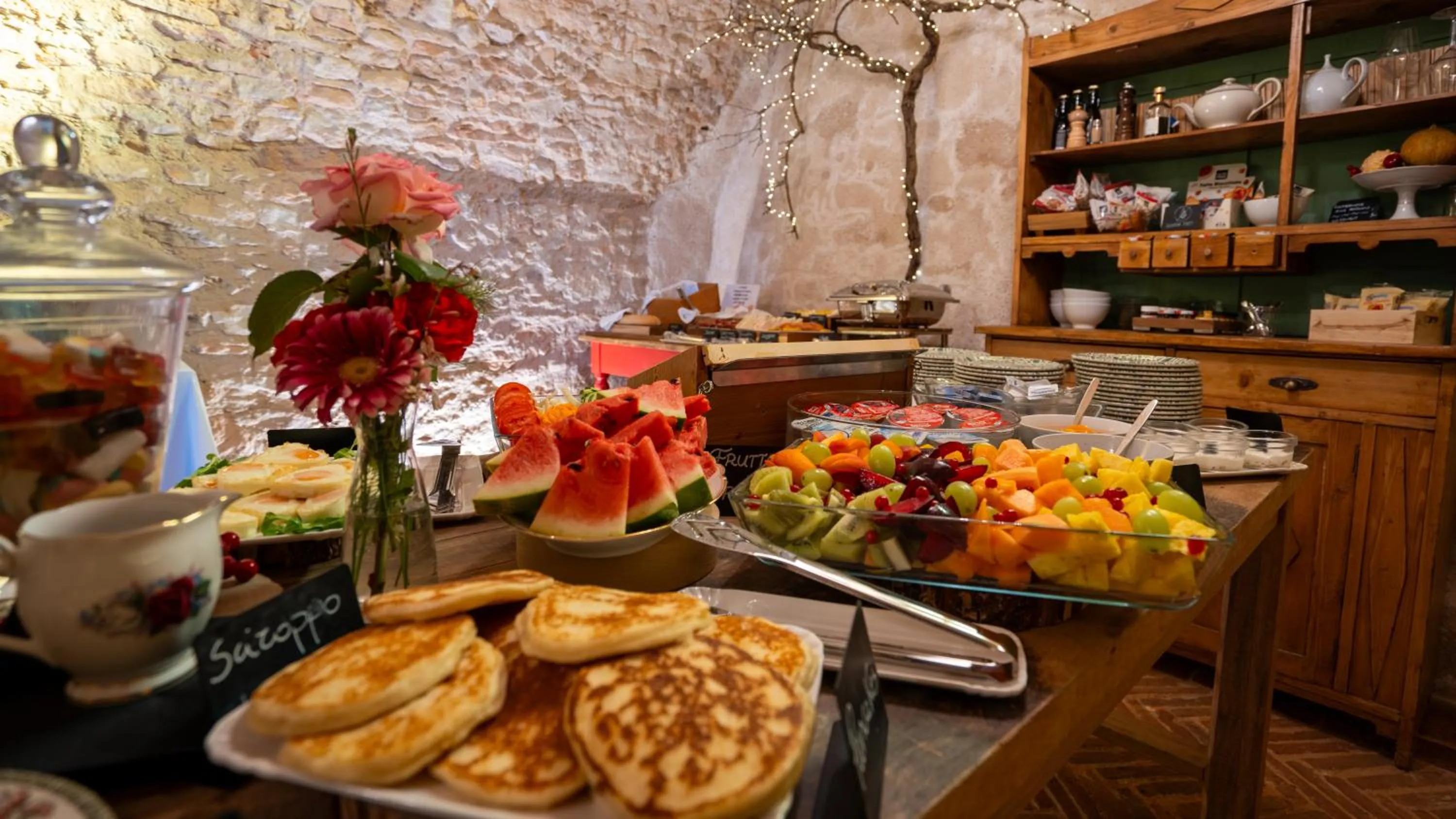 Food and drinks in Villa Balis Crema Verona Hills