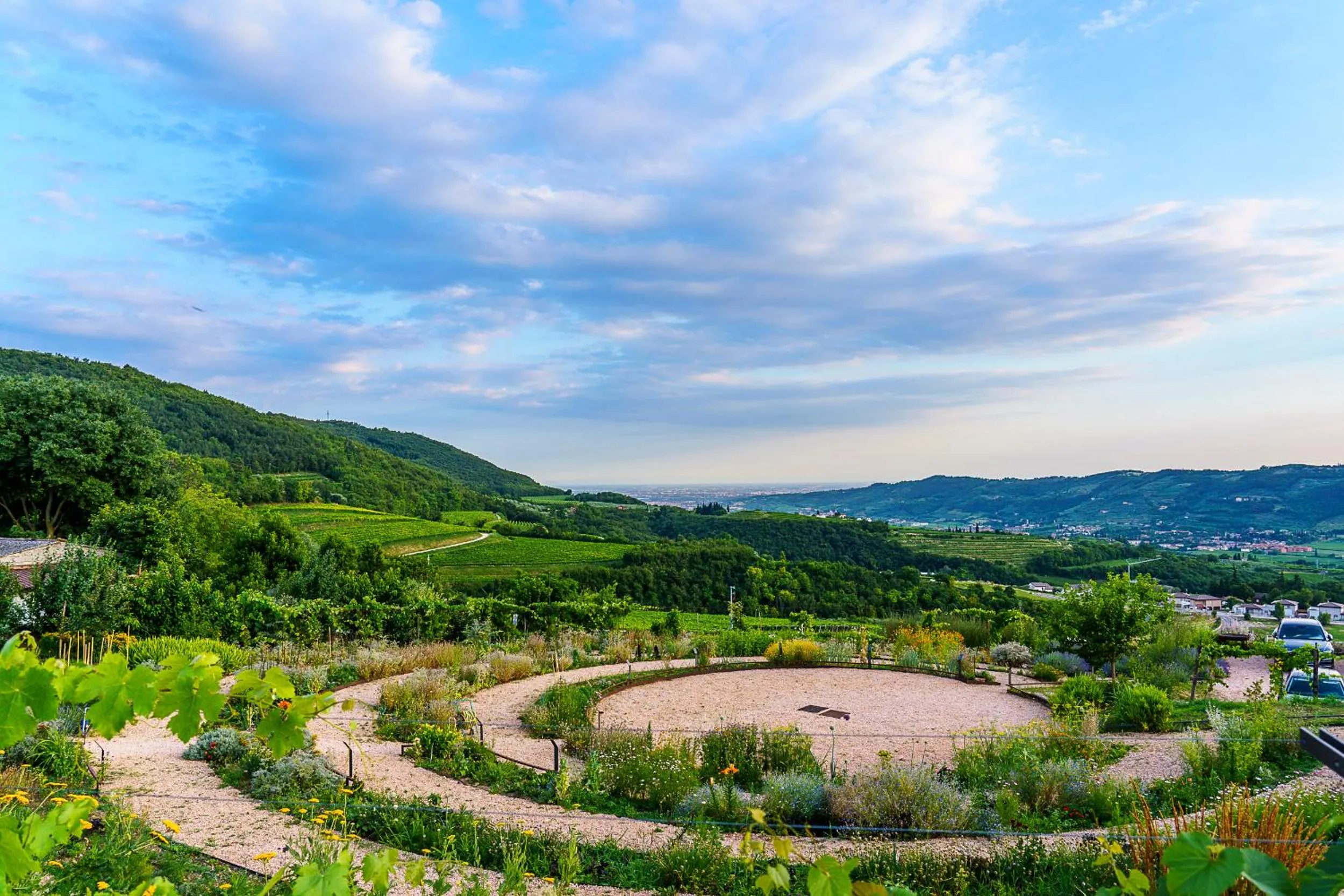 Garden in Villa Balis Crema Verona Hills