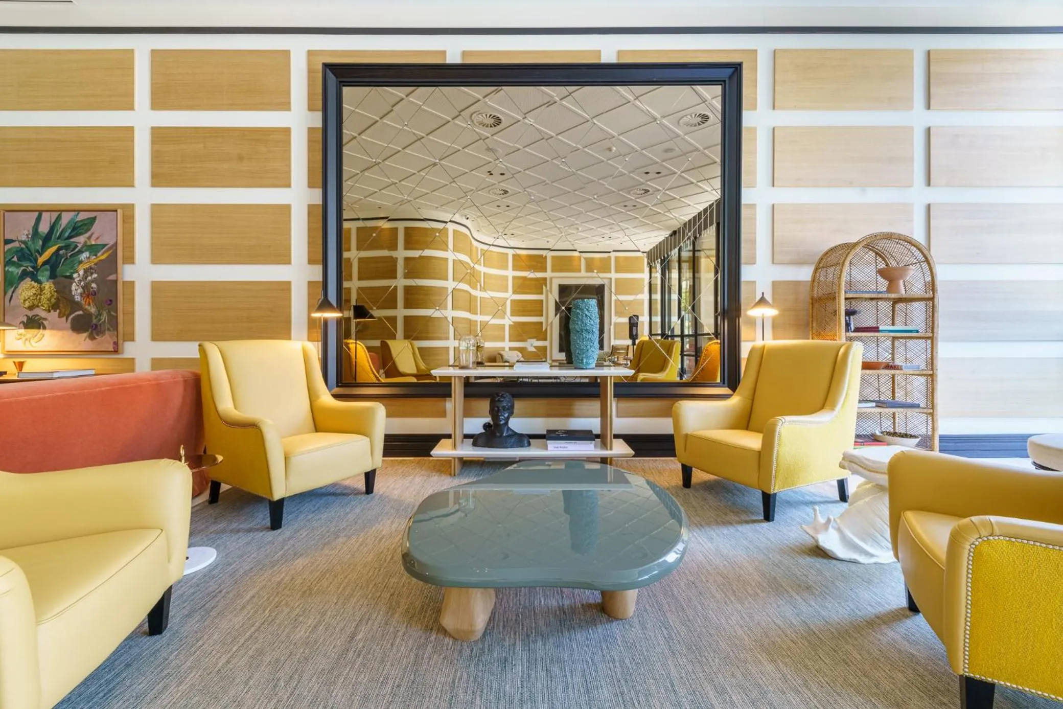 Lobby or reception in The Editory Boulevard Aliados Hotel - Preferred Hotels