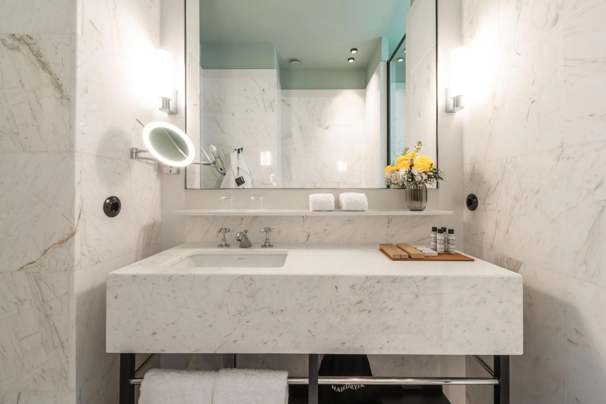 Bathroom in The Editory Boulevard Aliados Hotel - Preferred Hotels