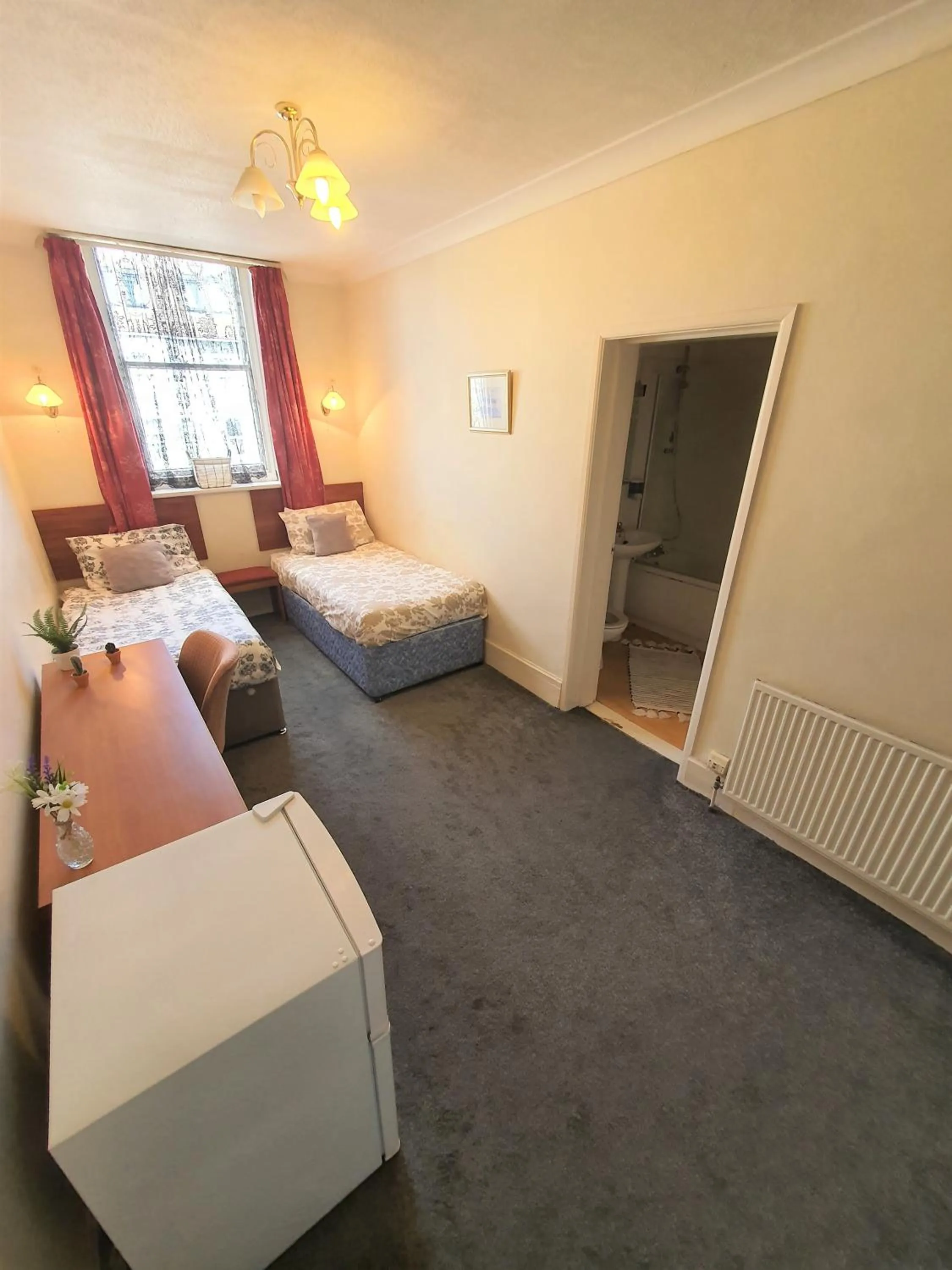 Bed in Bourne Hall Hotel