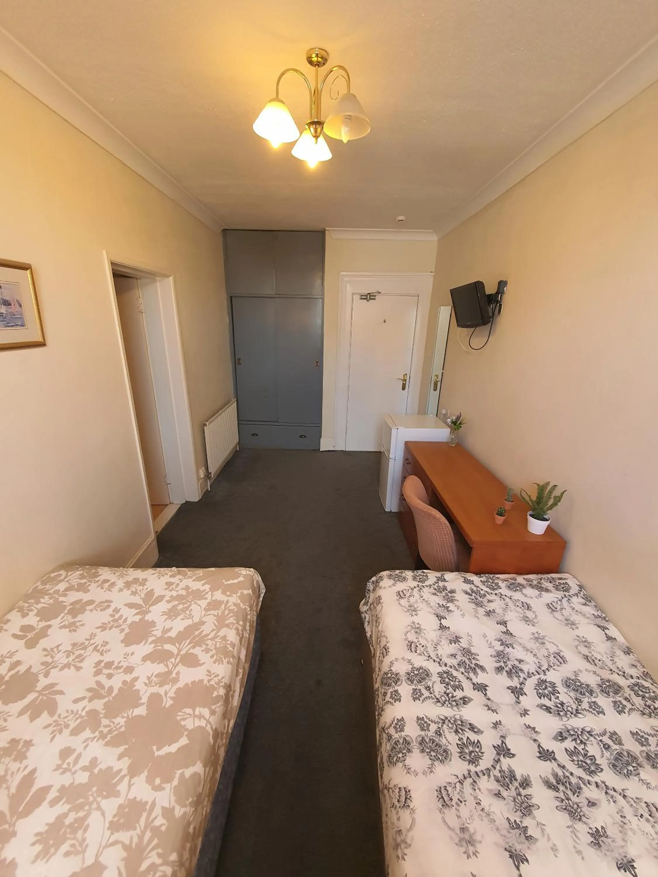 Bed in Bourne Hall Hotel