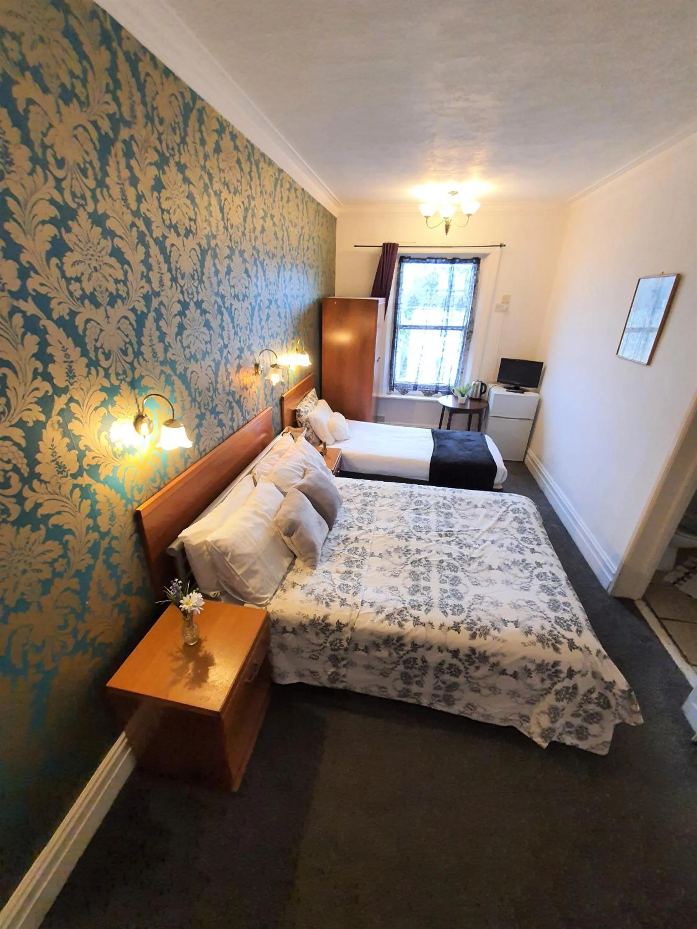 Bed in Bourne Hall Hotel