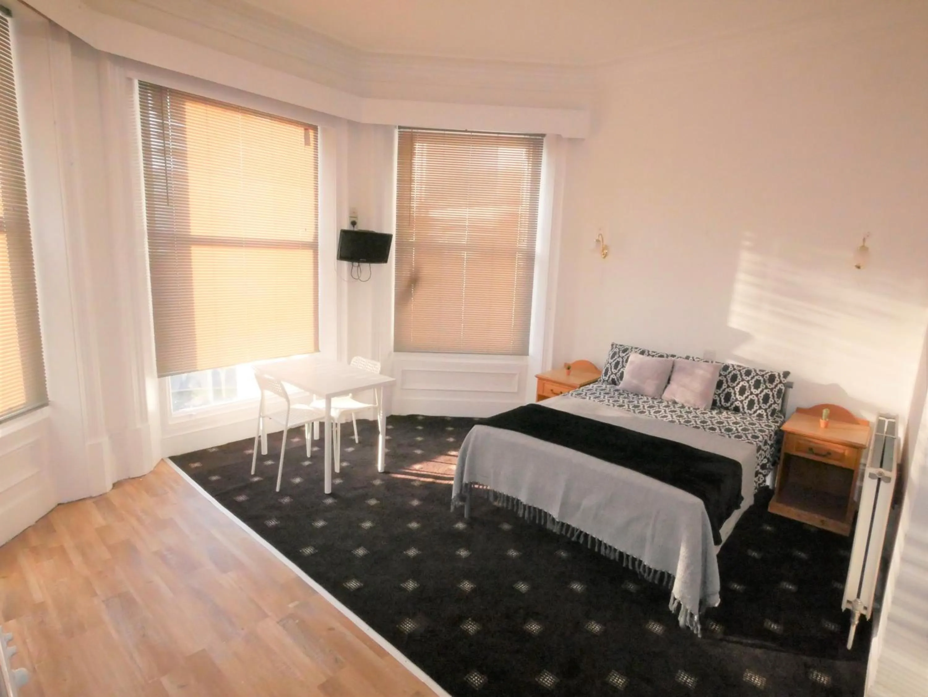 Bed in Bourne Hall Hotel