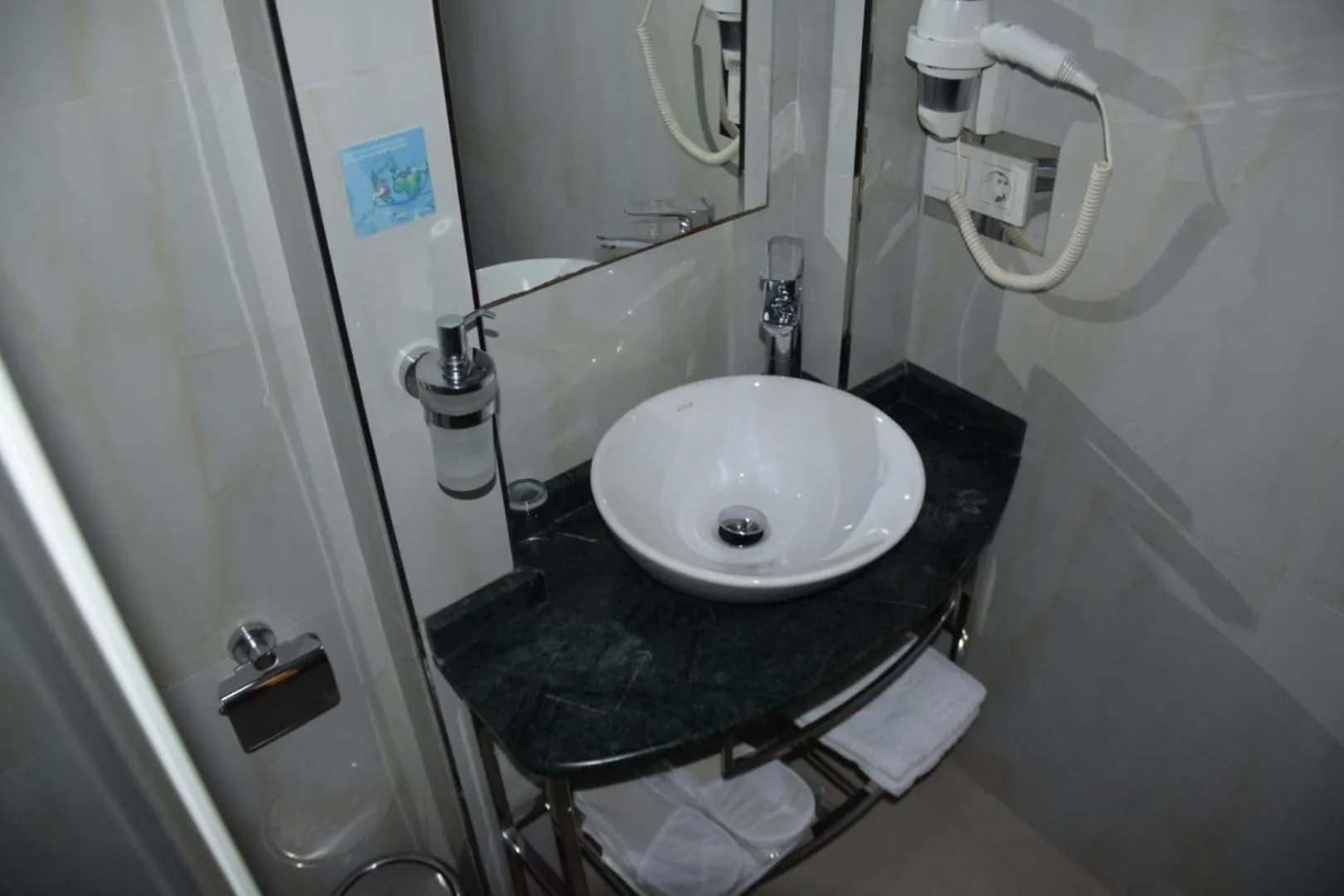 Shower in Sirin Han Hotel Old City