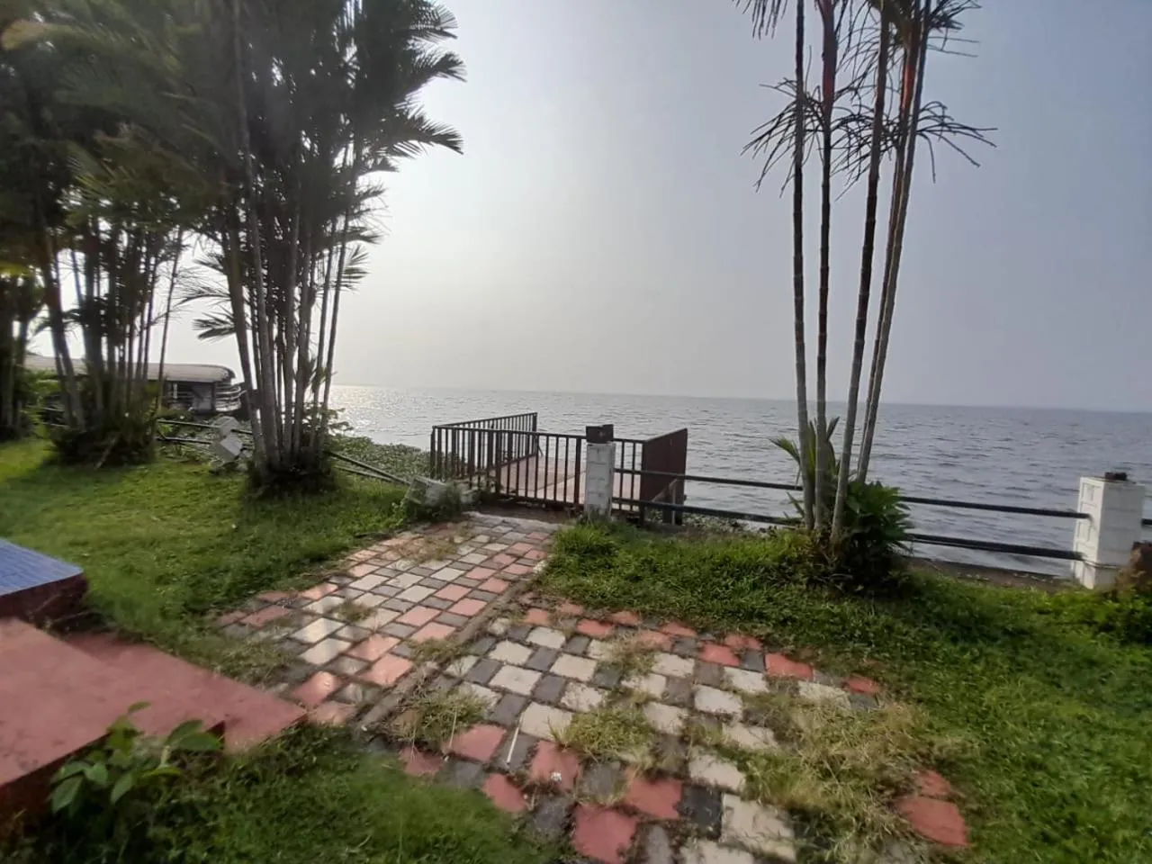 Day in Doves Goldfieldd Lake Resort