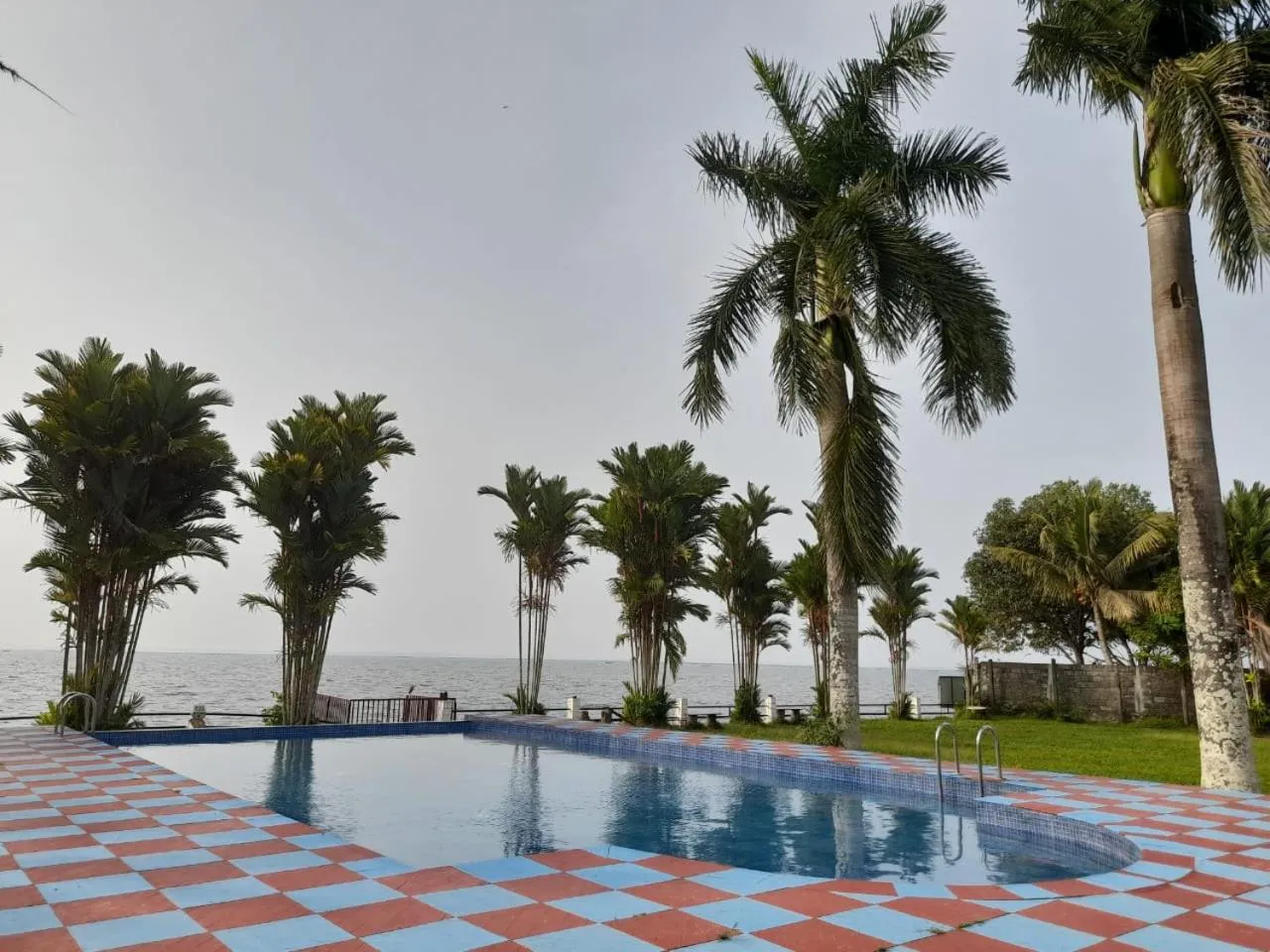 Natural landscape in Doves Goldfieldd Lake Resort