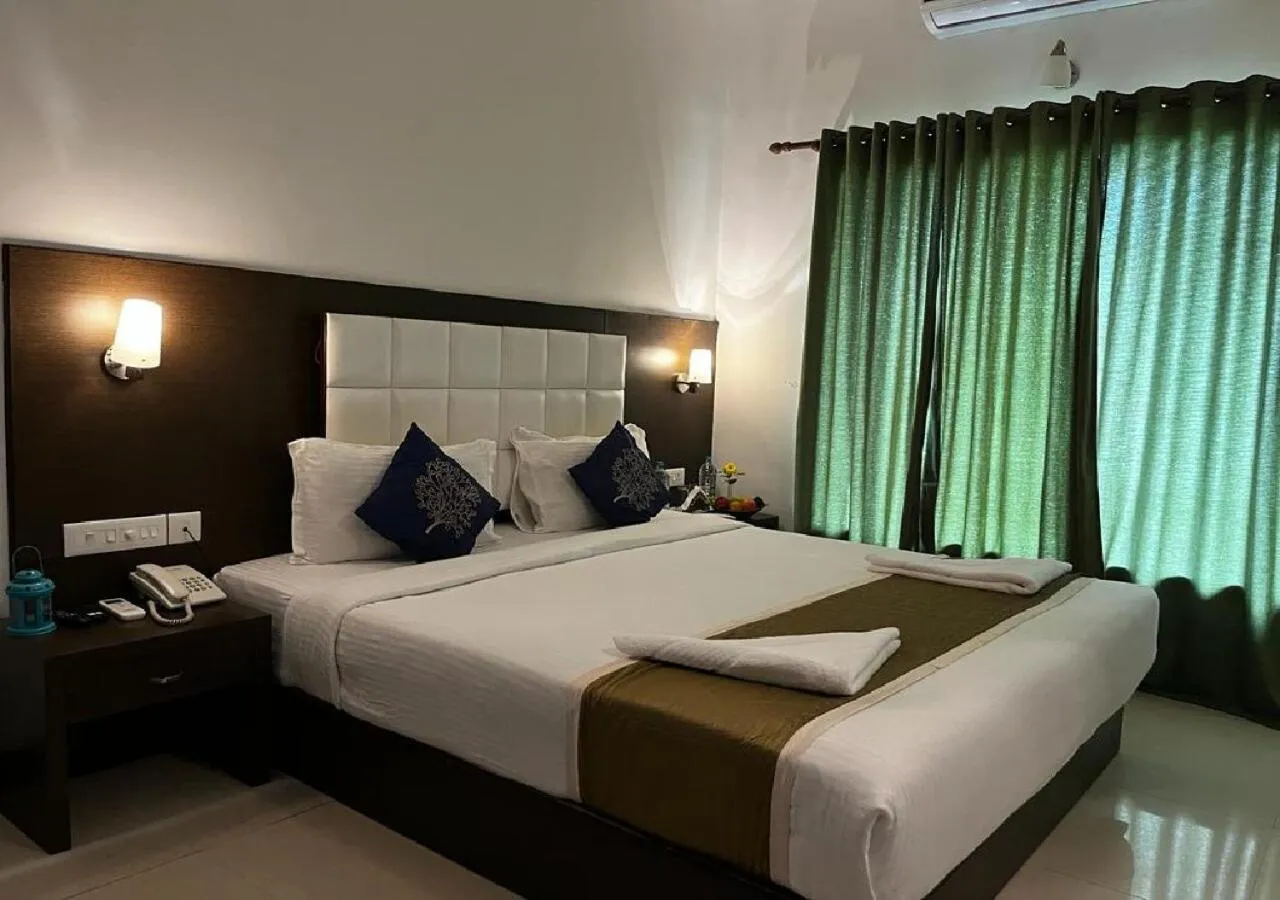 View (from property/room), Bed in Doves Goldfieldd Lake Resort