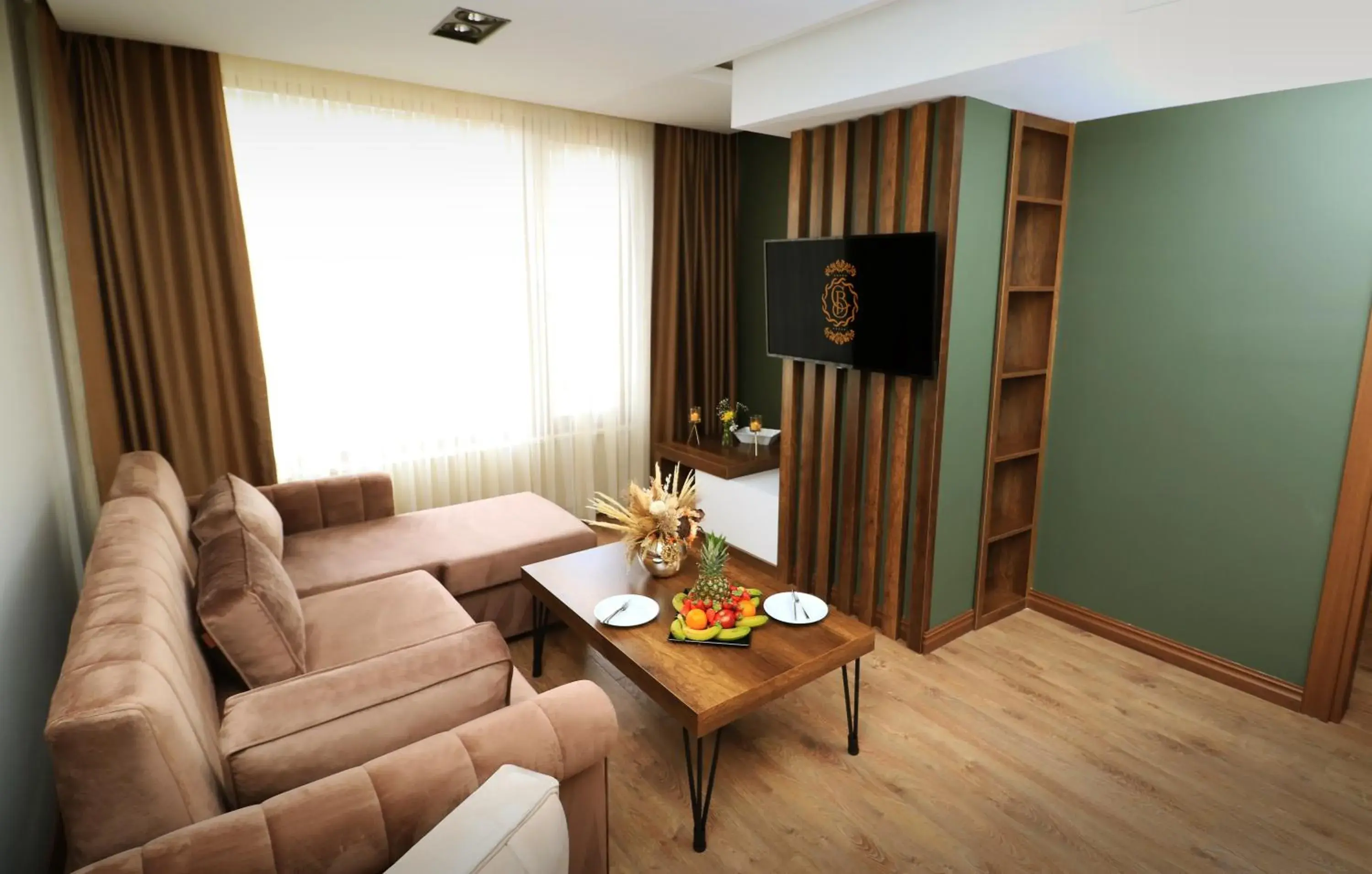 Deluxe King Suite in Bayrak Grand Hotel Deluxe King Suite in Bayrak Grand Hotel