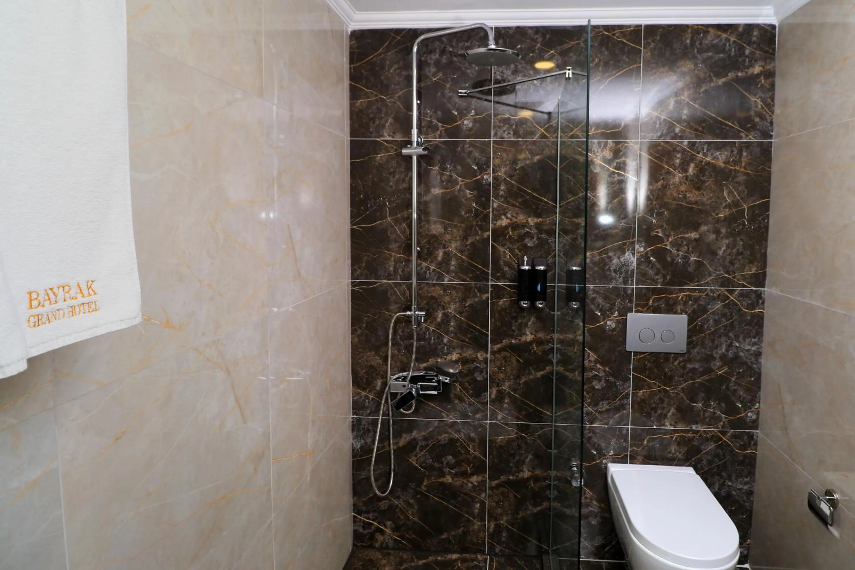 Shower in Bayrak Grand Hotel