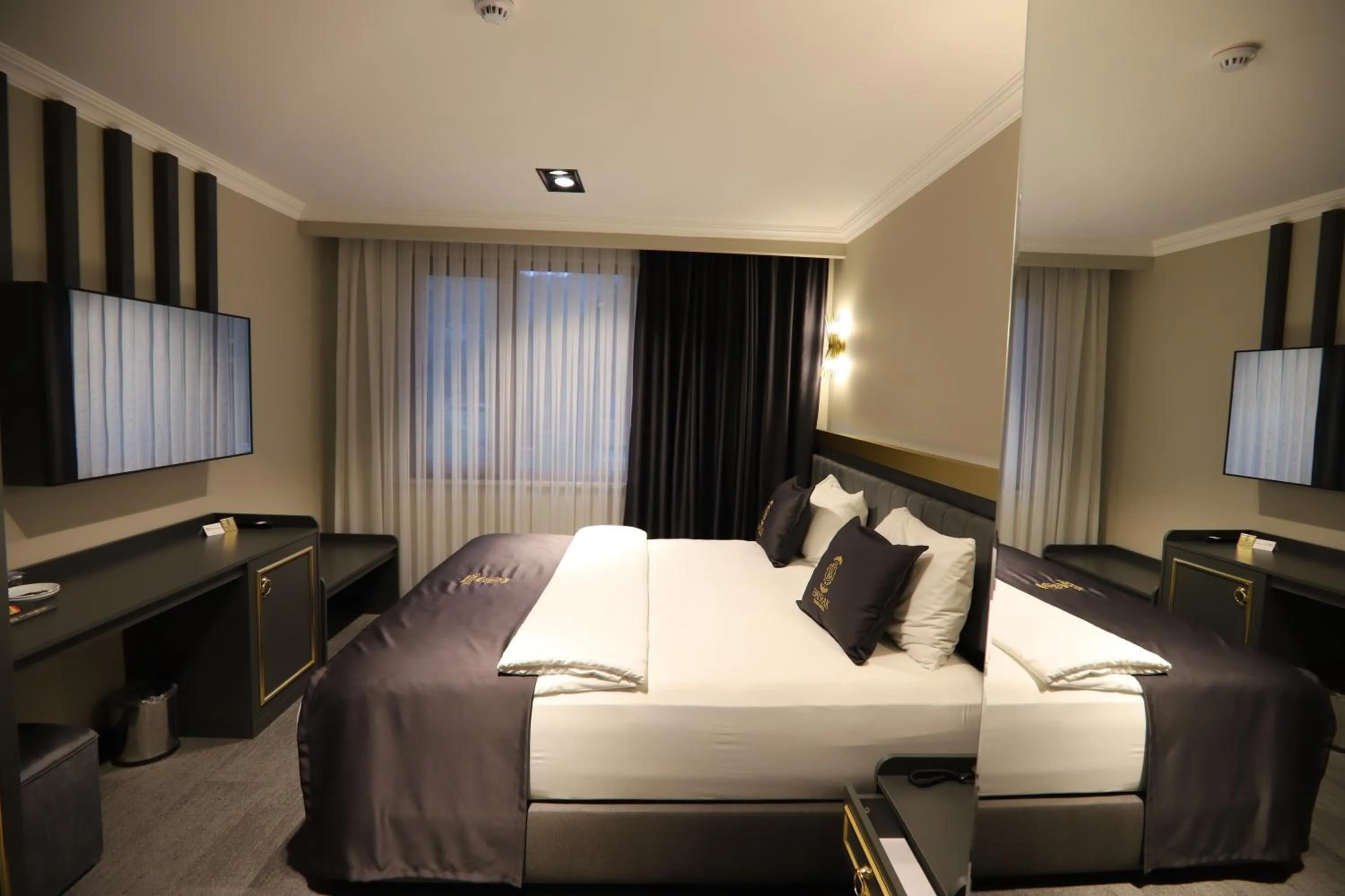 Bed in Bayrak Grand Hotel