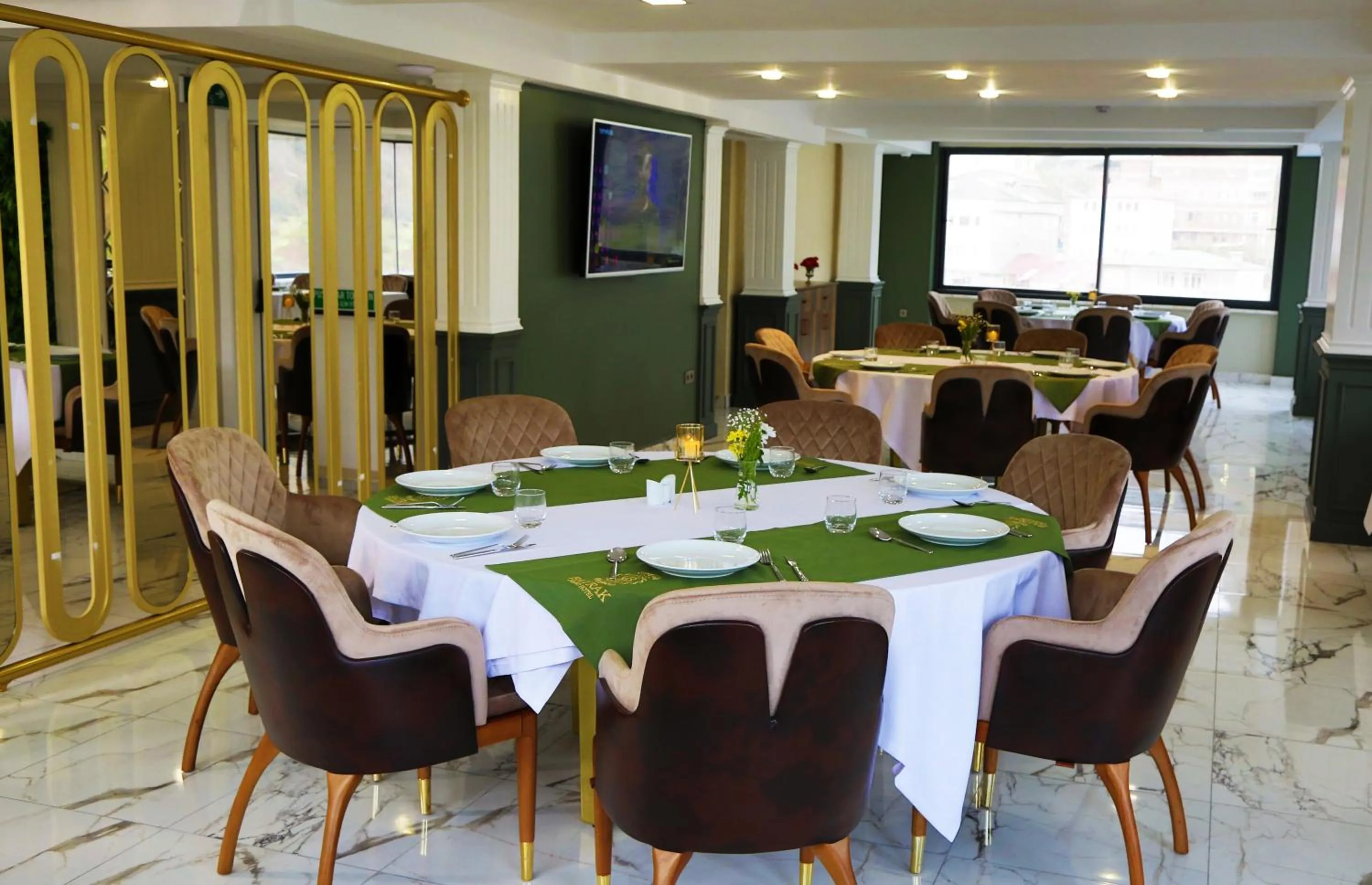 Restaurant/places to eat in Bayrak Grand Hotel