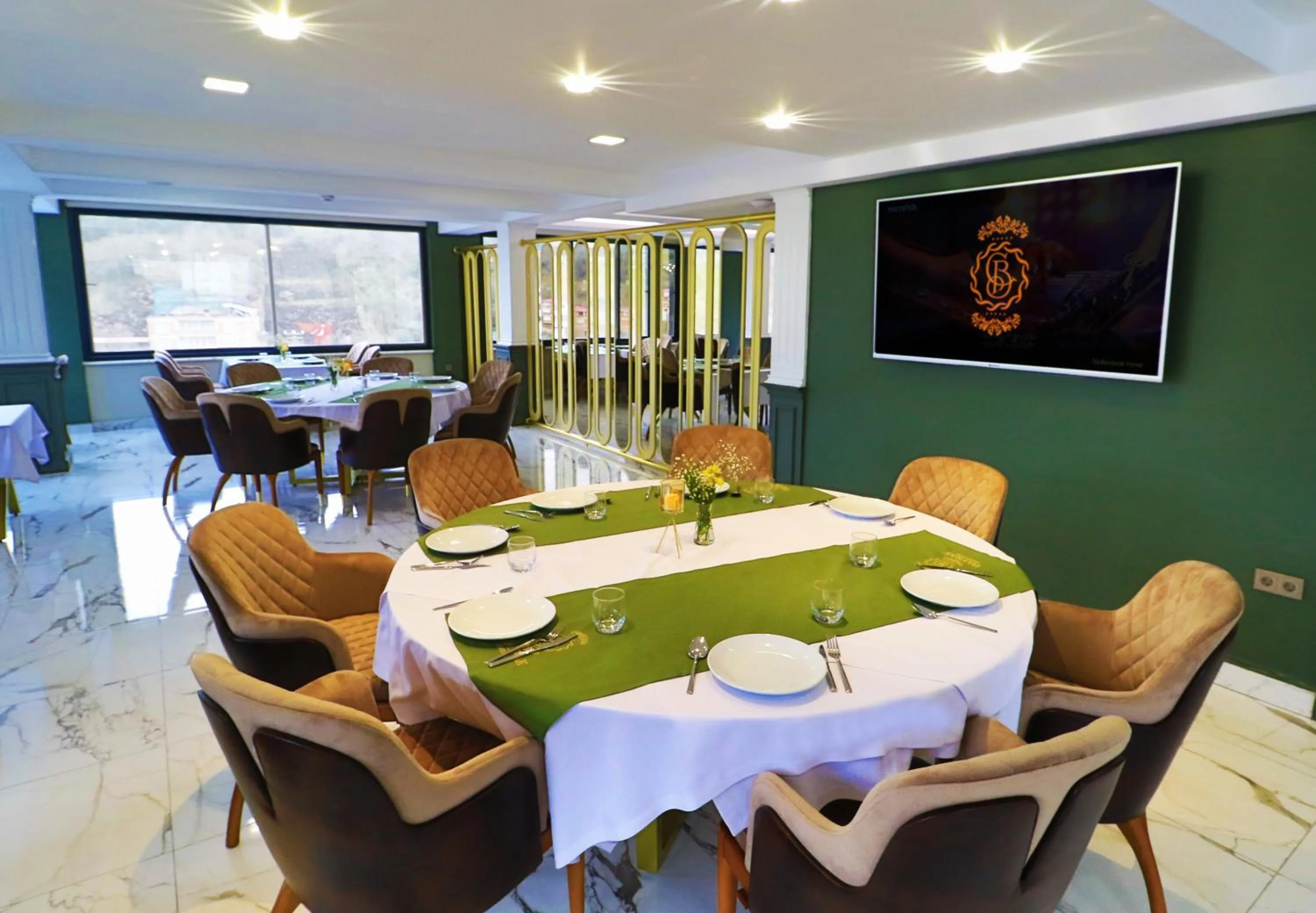 Restaurant/places to eat in Bayrak Grand Hotel