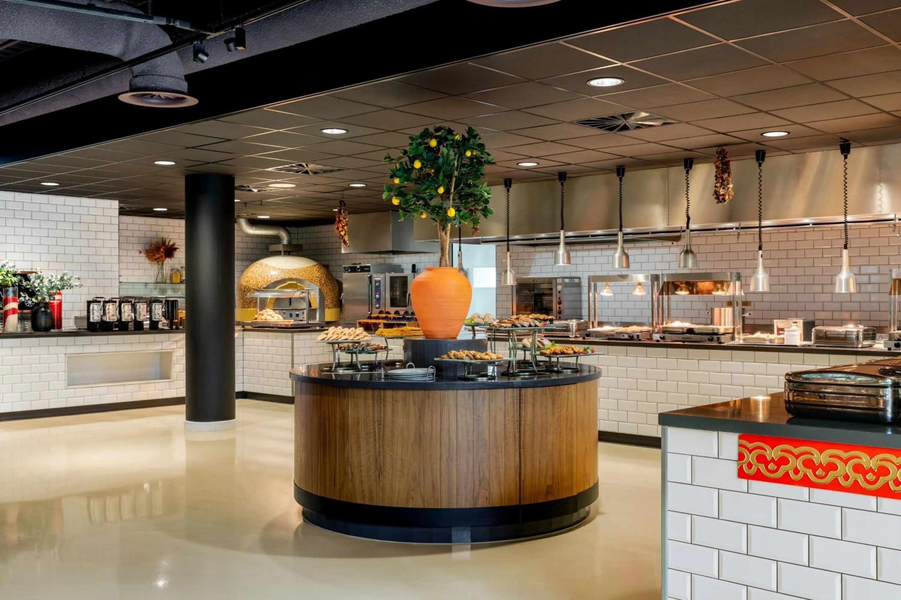 Restaurant/places to eat in Corendon Amsterdam Schiphol Airport, a Tribute Portfolio Hotel