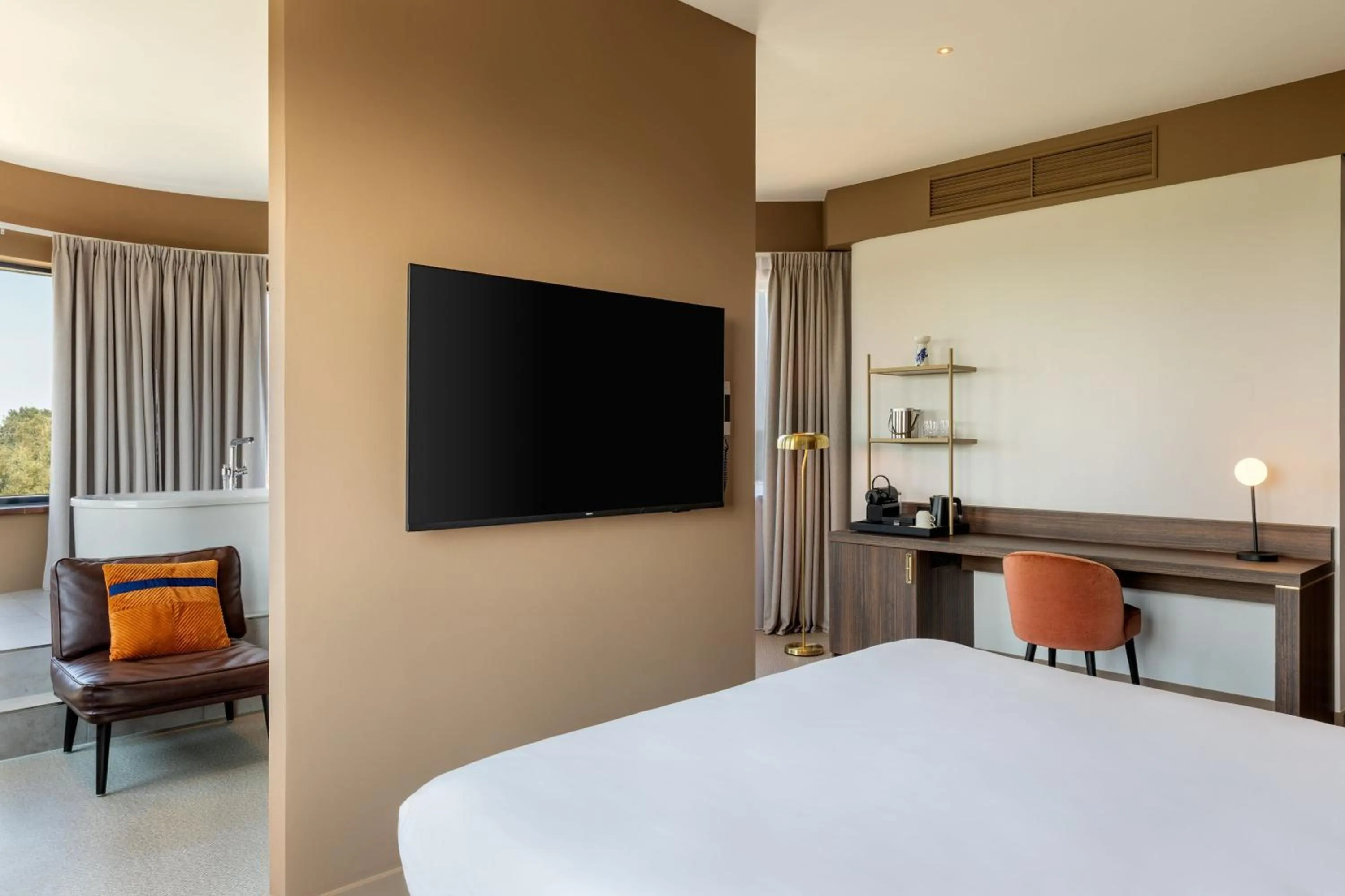 Photo of the whole room, Bed in Corendon Amsterdam Schiphol Airport, a Tribute Portfolio Hotel