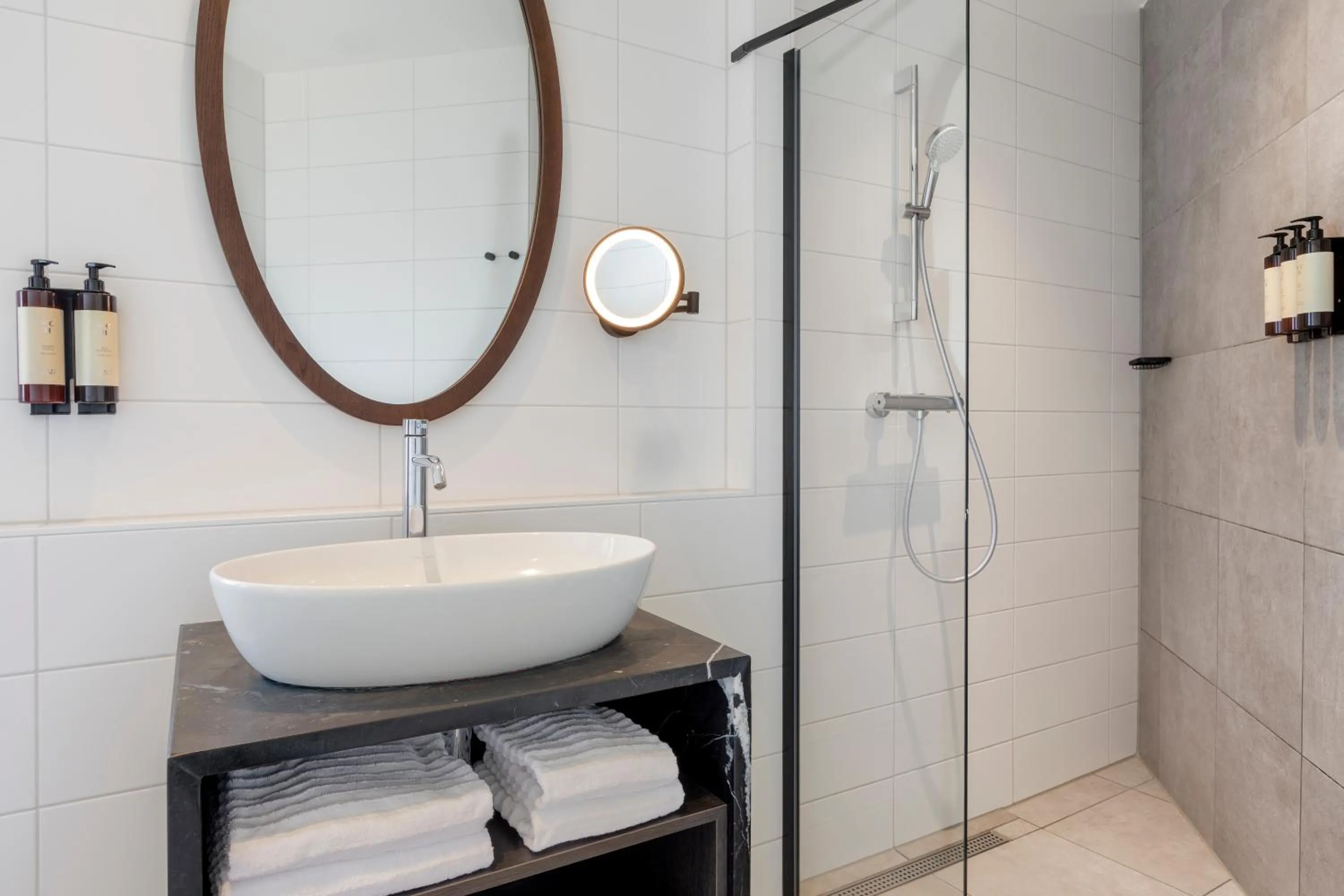 Bathroom in Corendon Amsterdam Schiphol Airport, a Tribute Portfolio Hotel