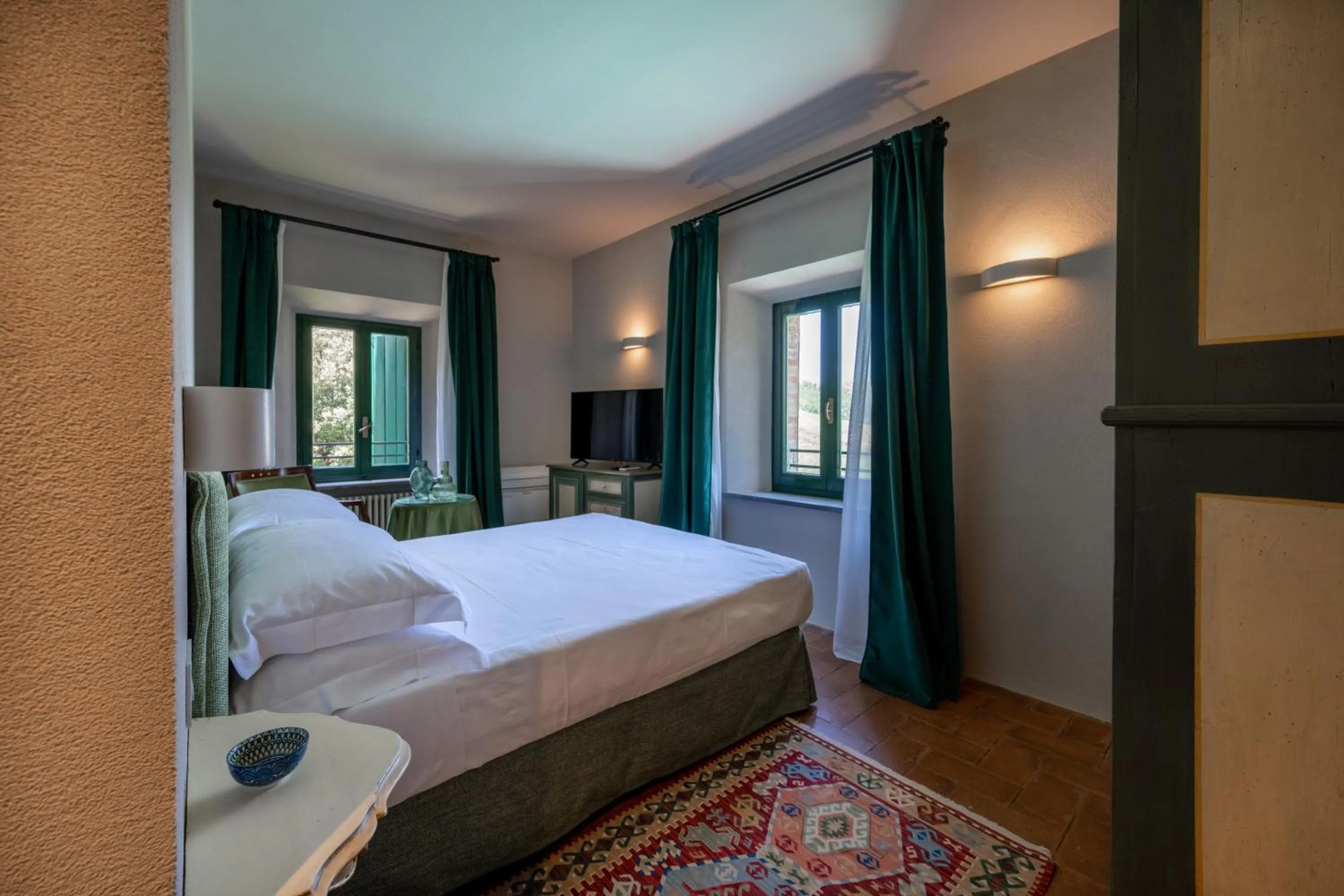 Photo of the whole room, Bed in Palazzo Viviani - Castello di Montegridolfo