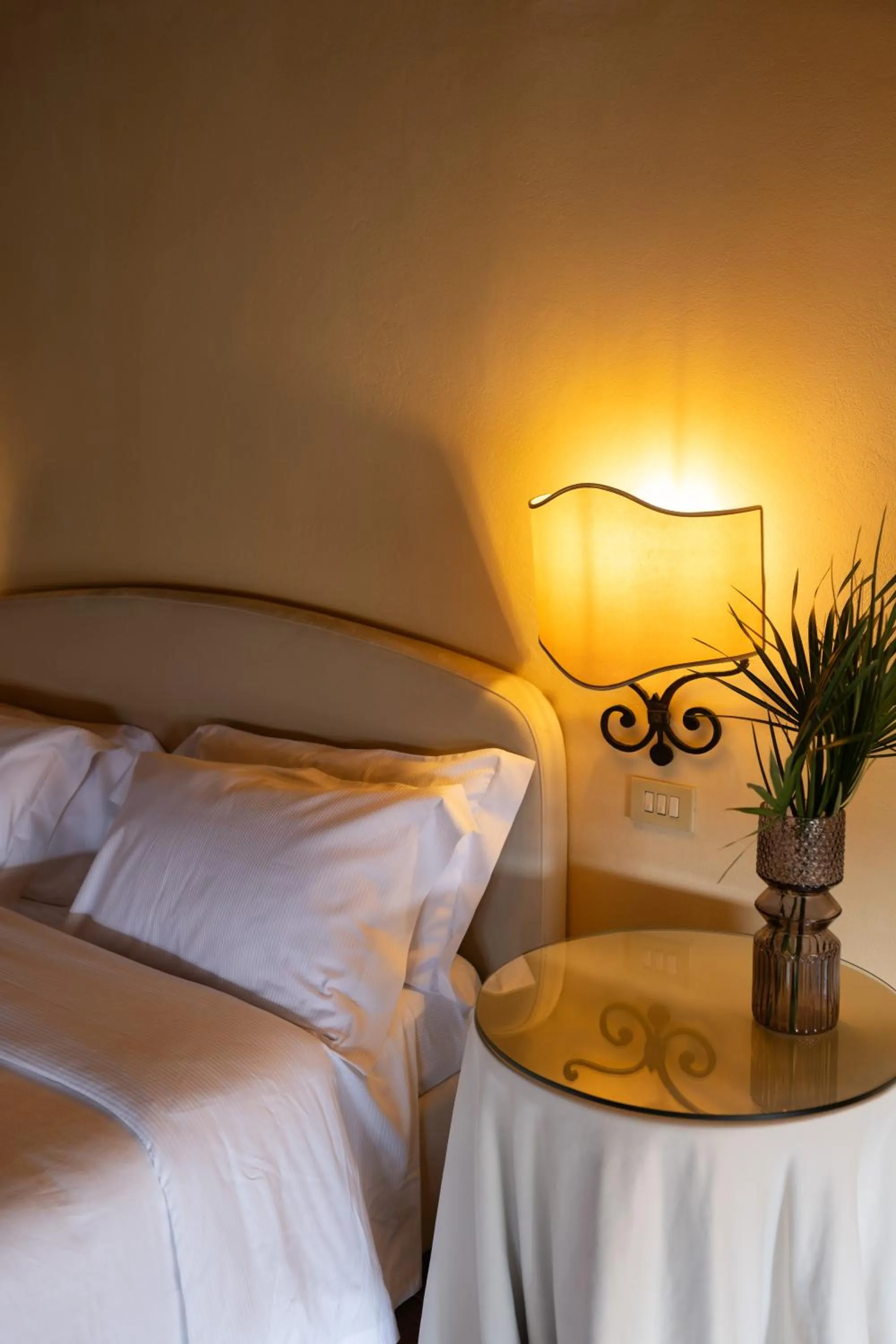 Decorative detail, Bed in Palazzo Viviani - Castello di Montegridolfo