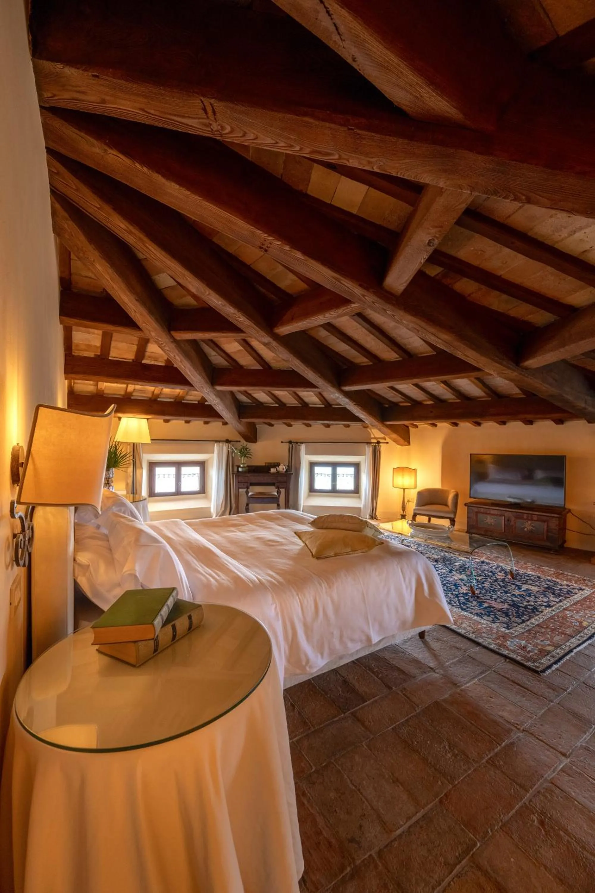 Decorative detail, Bed in Palazzo Viviani - Castello di Montegridolfo