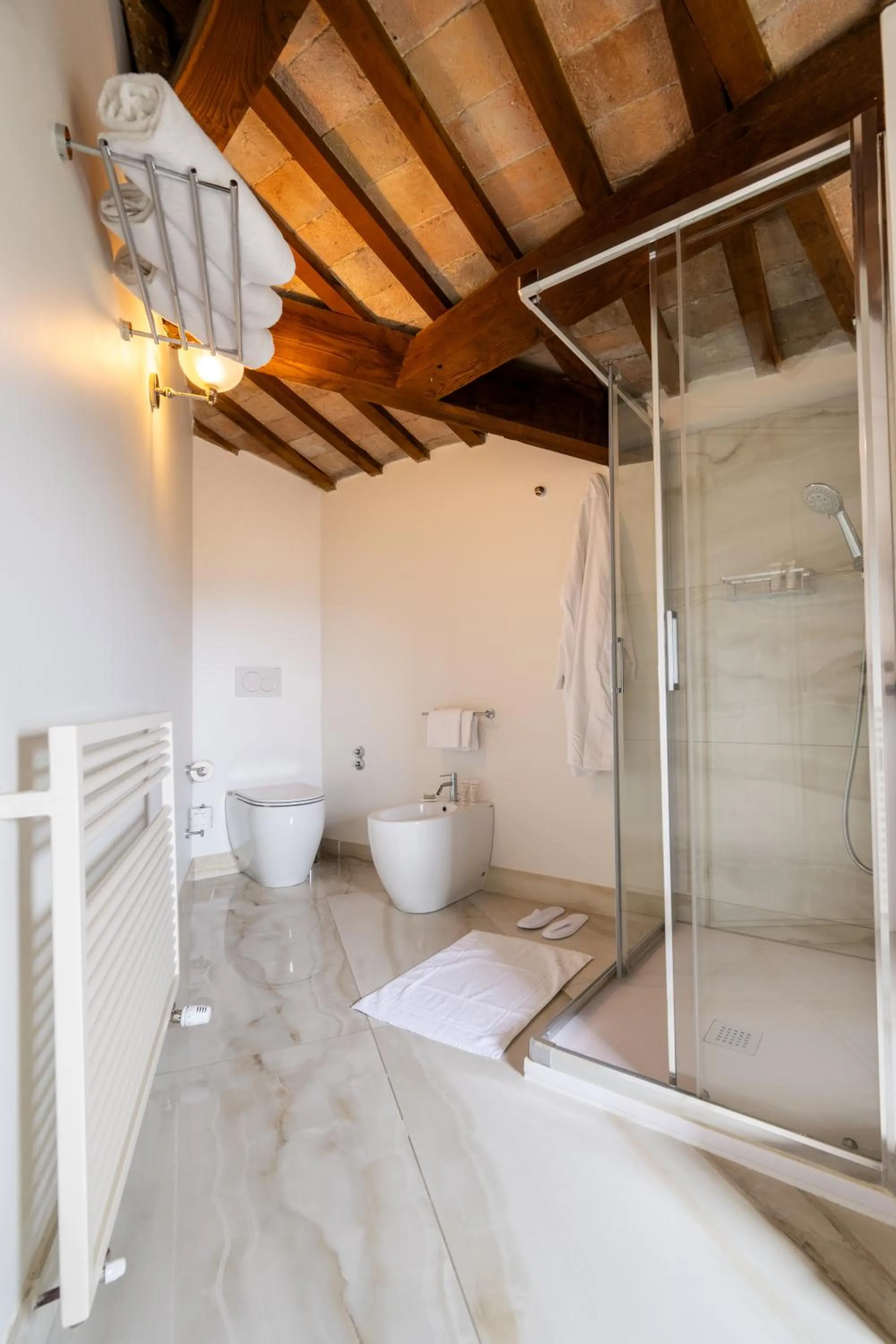 Shower in Palazzo Viviani - Castello di Montegridolfo