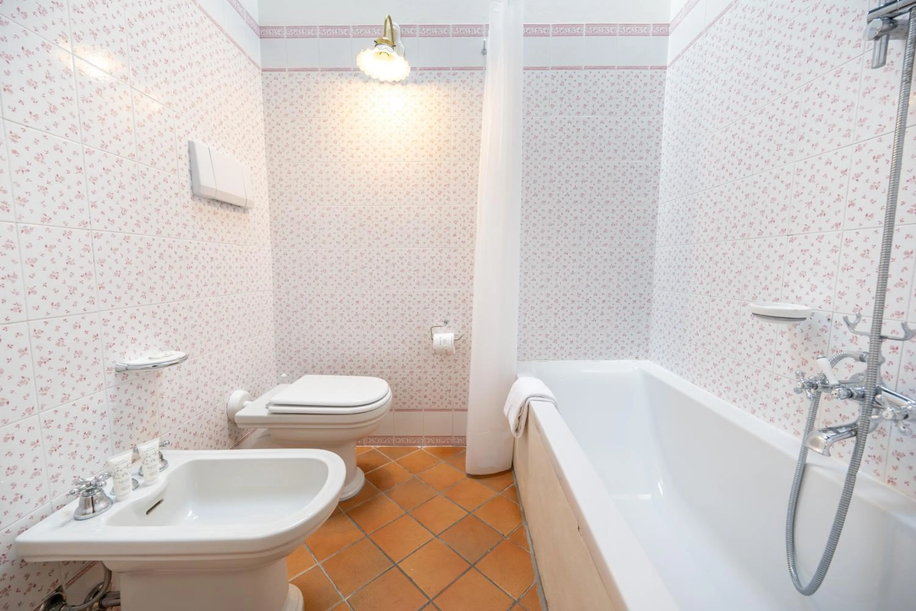 Bath in Palazzo Viviani - Castello di Montegridolfo