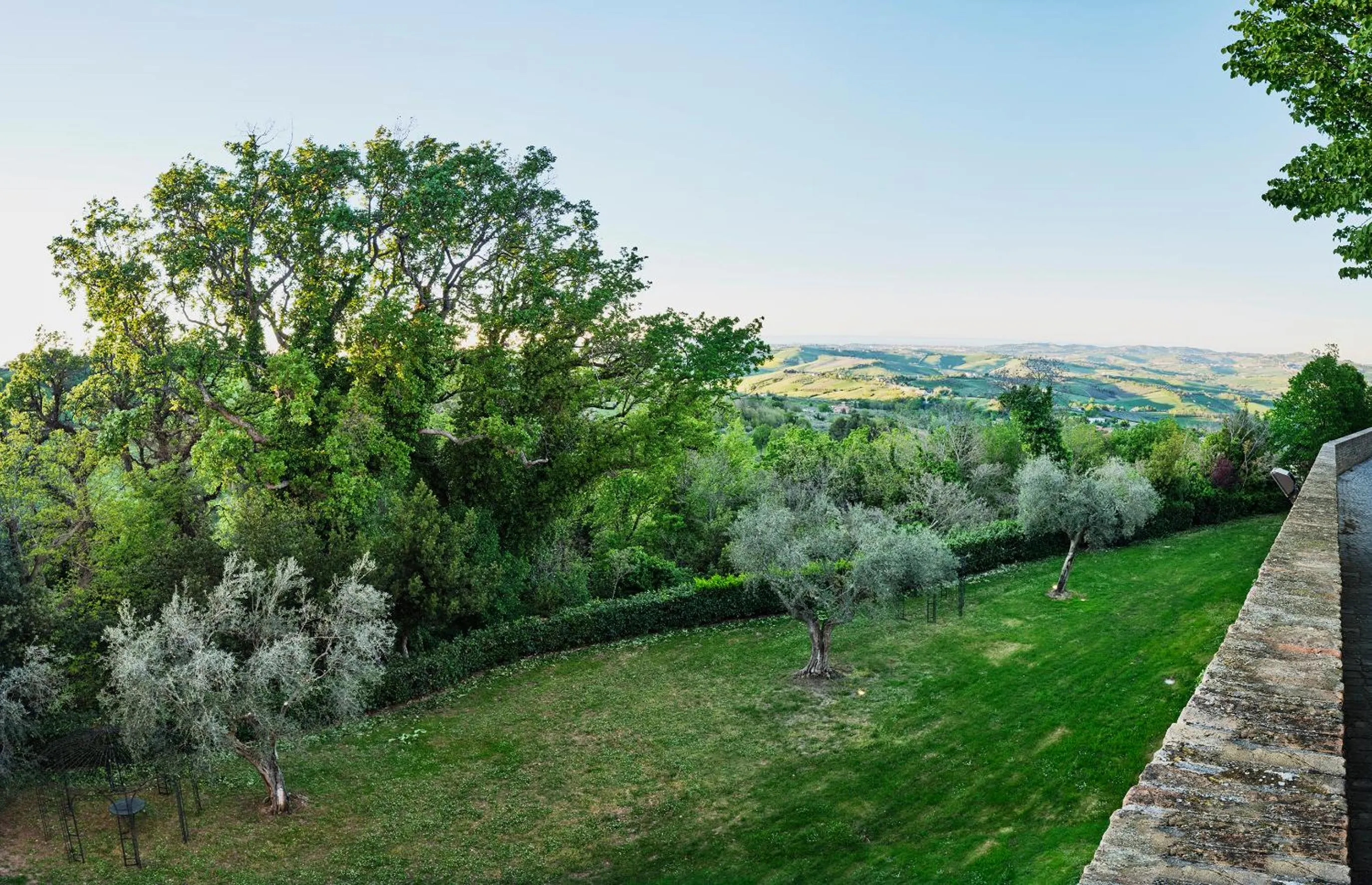 Garden in Palazzo Viviani - Castello di Montegridolfo