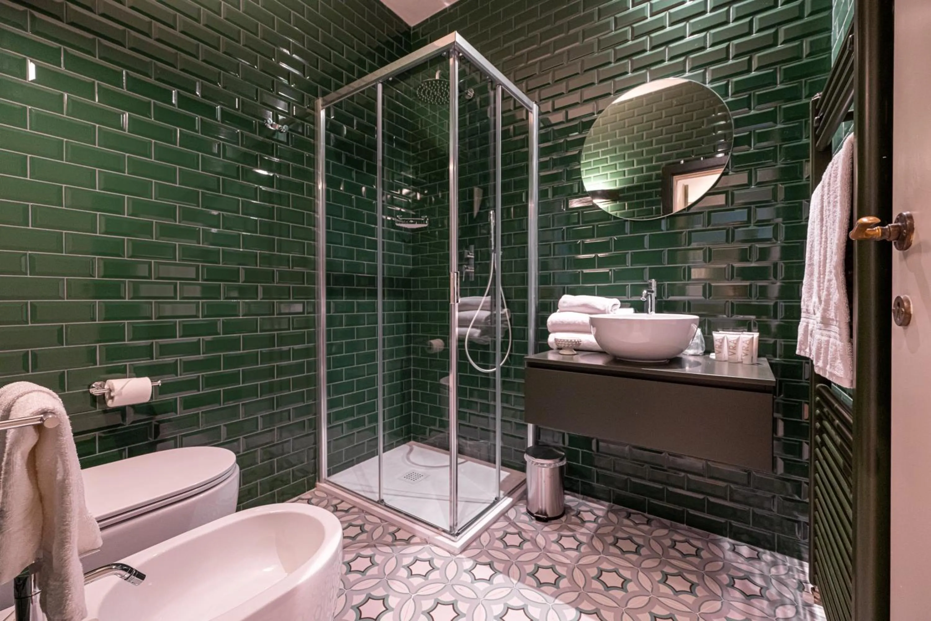 Shower in Palazzo Viviani - Castello di Montegridolfo