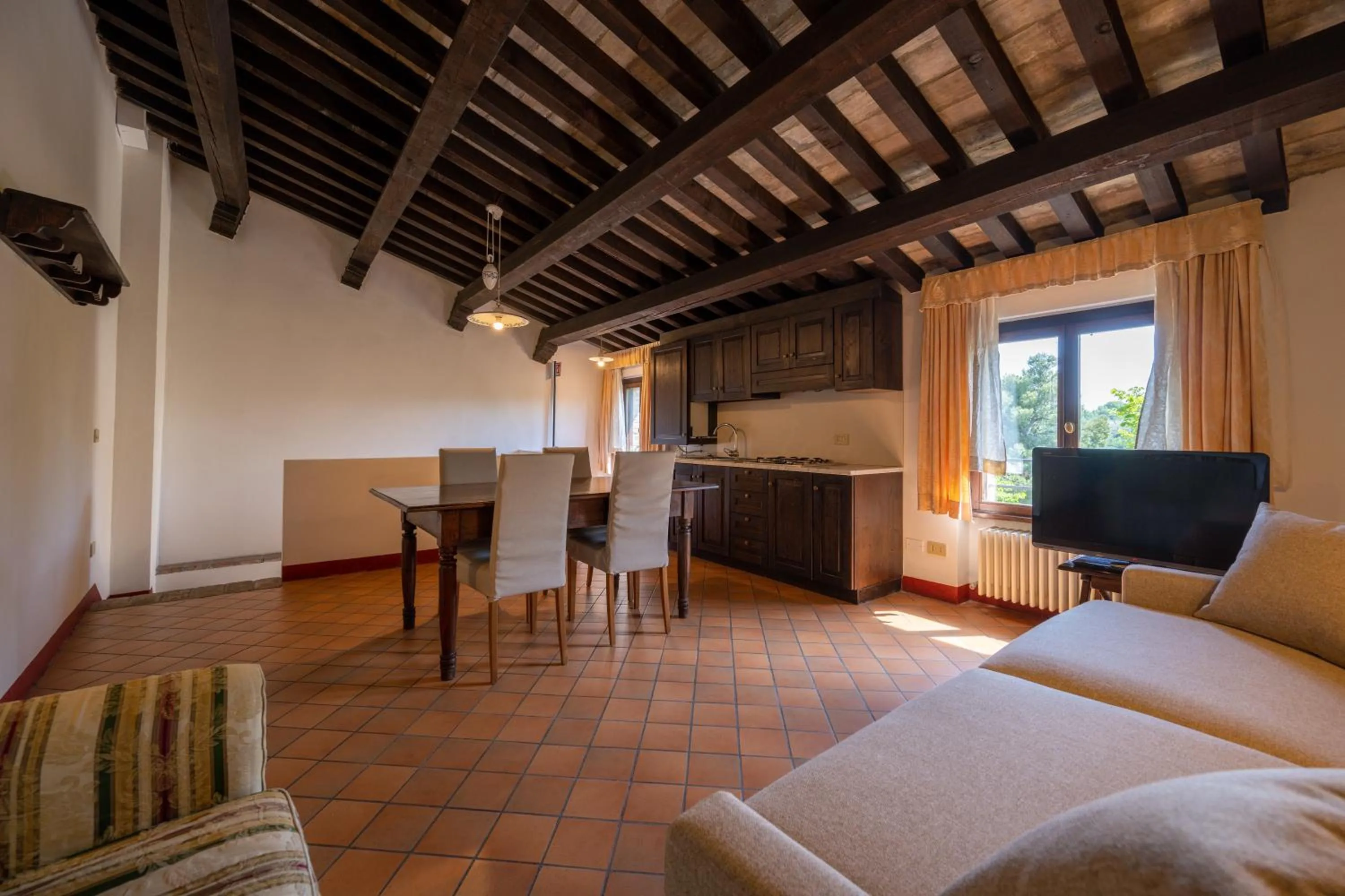 Living room, Bed in Palazzo Viviani - Castello di Montegridolfo