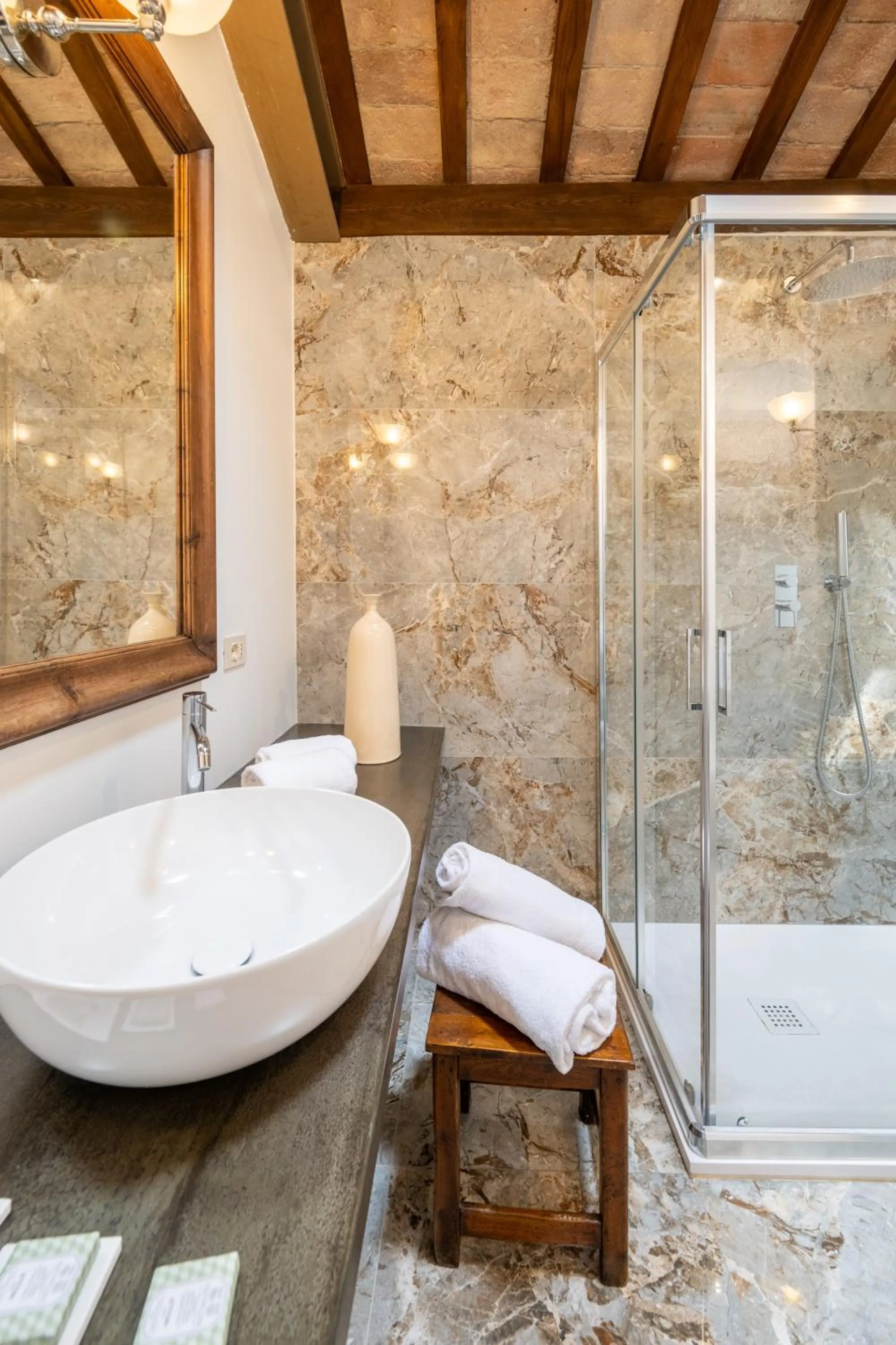 Bathroom in Palazzo Viviani - Castello di Montegridolfo