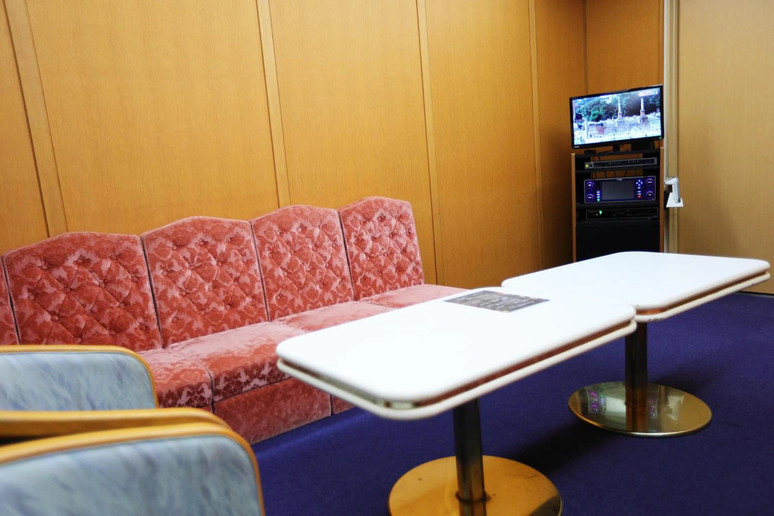 Karaoke in Manten no Tsujinoya