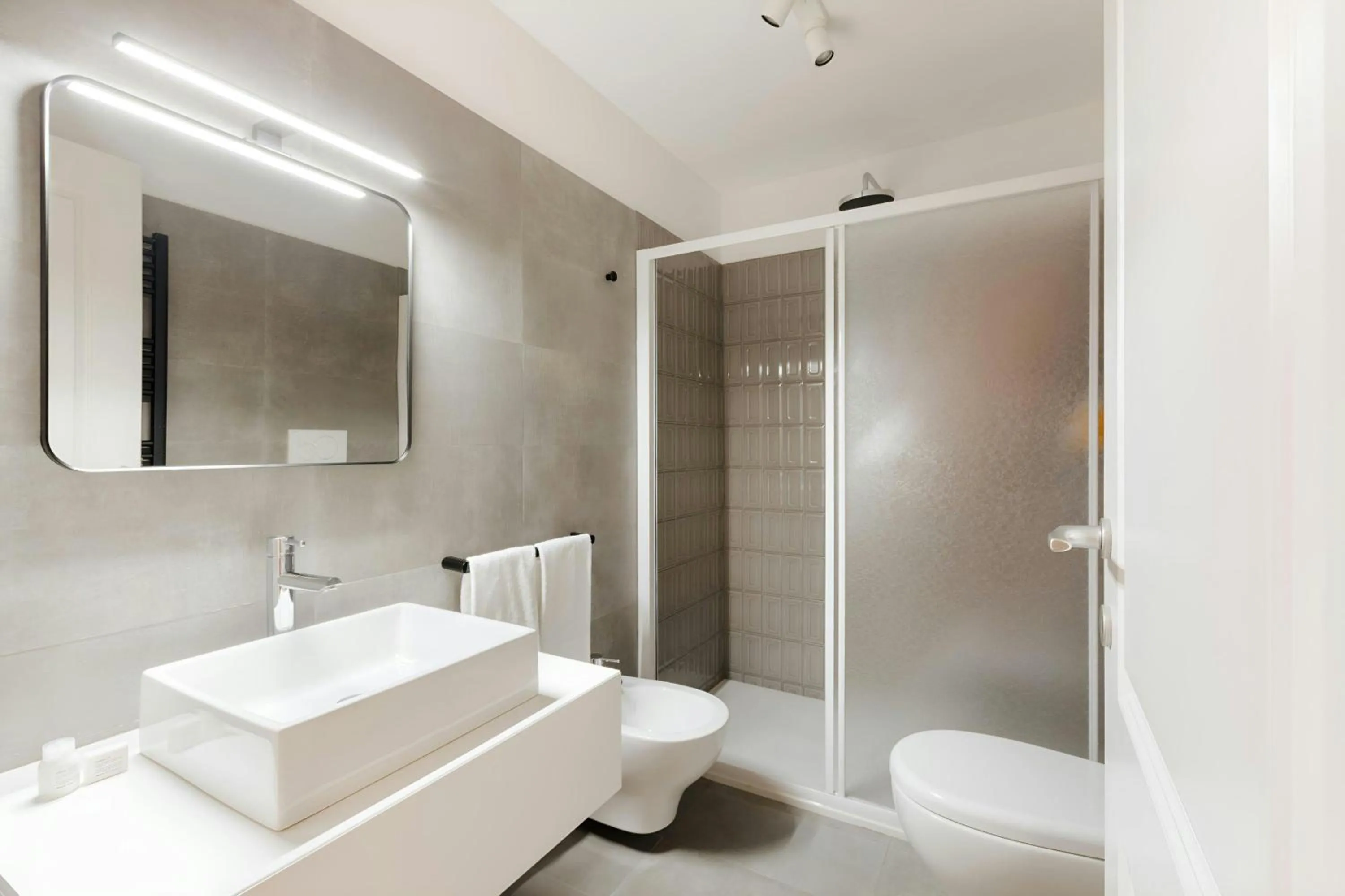 Bathroom in Sonder by Marriott Bonvoy Palazzo Taverna Apartments Piazza Navona