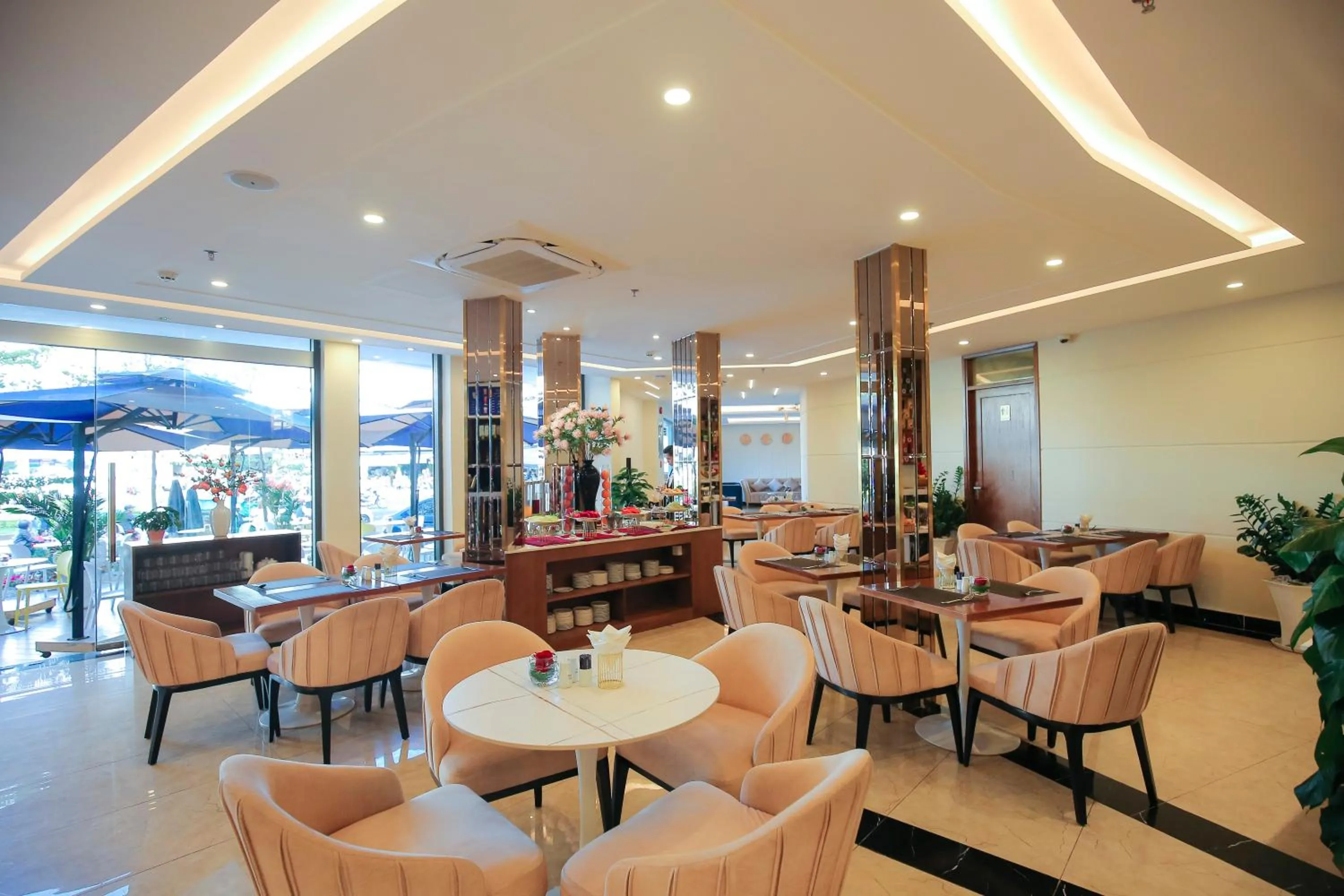 Restaurant/places to eat in SANDALS FLORA HOTEL