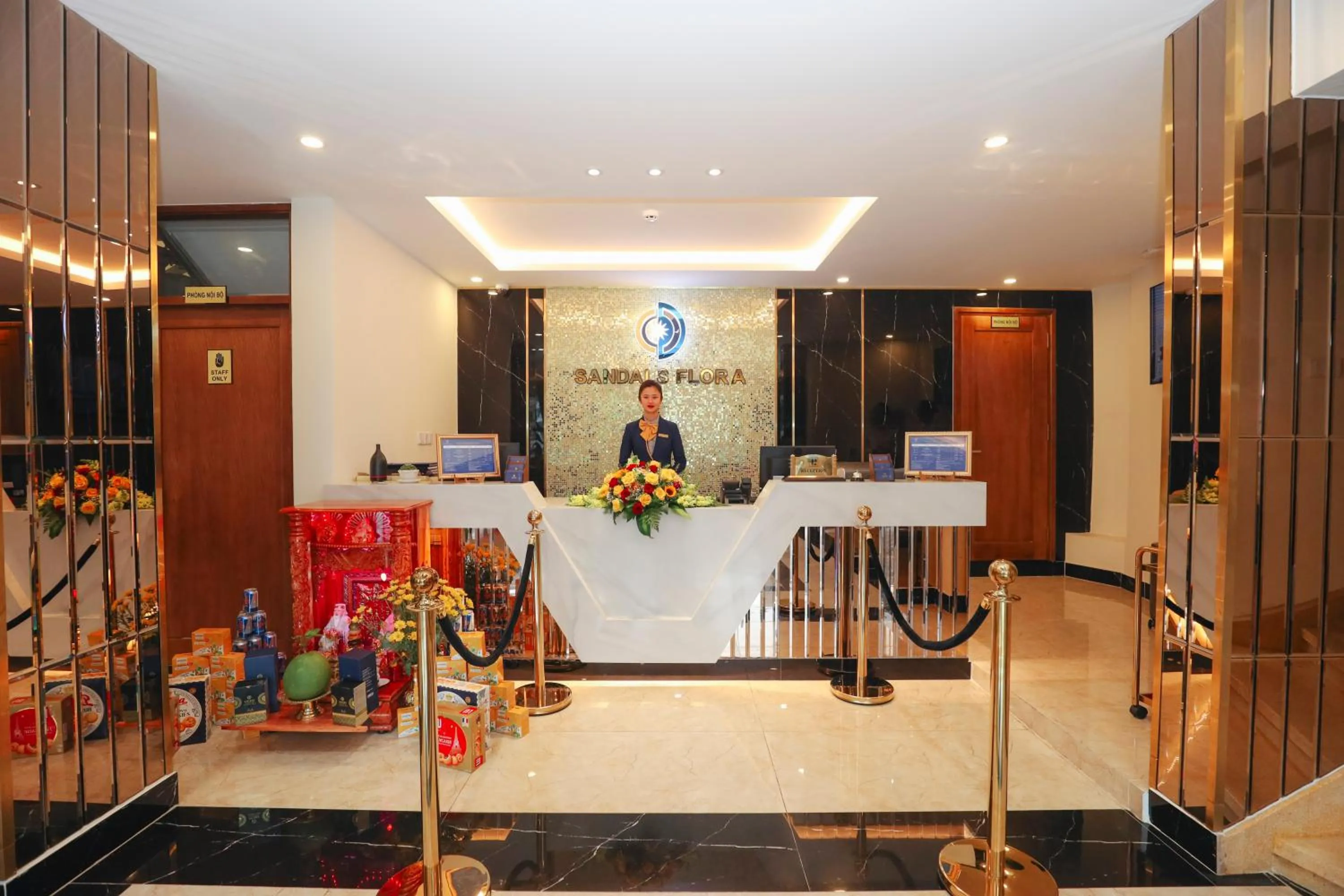 Lobby or reception in SANDALS FLORA HOTEL