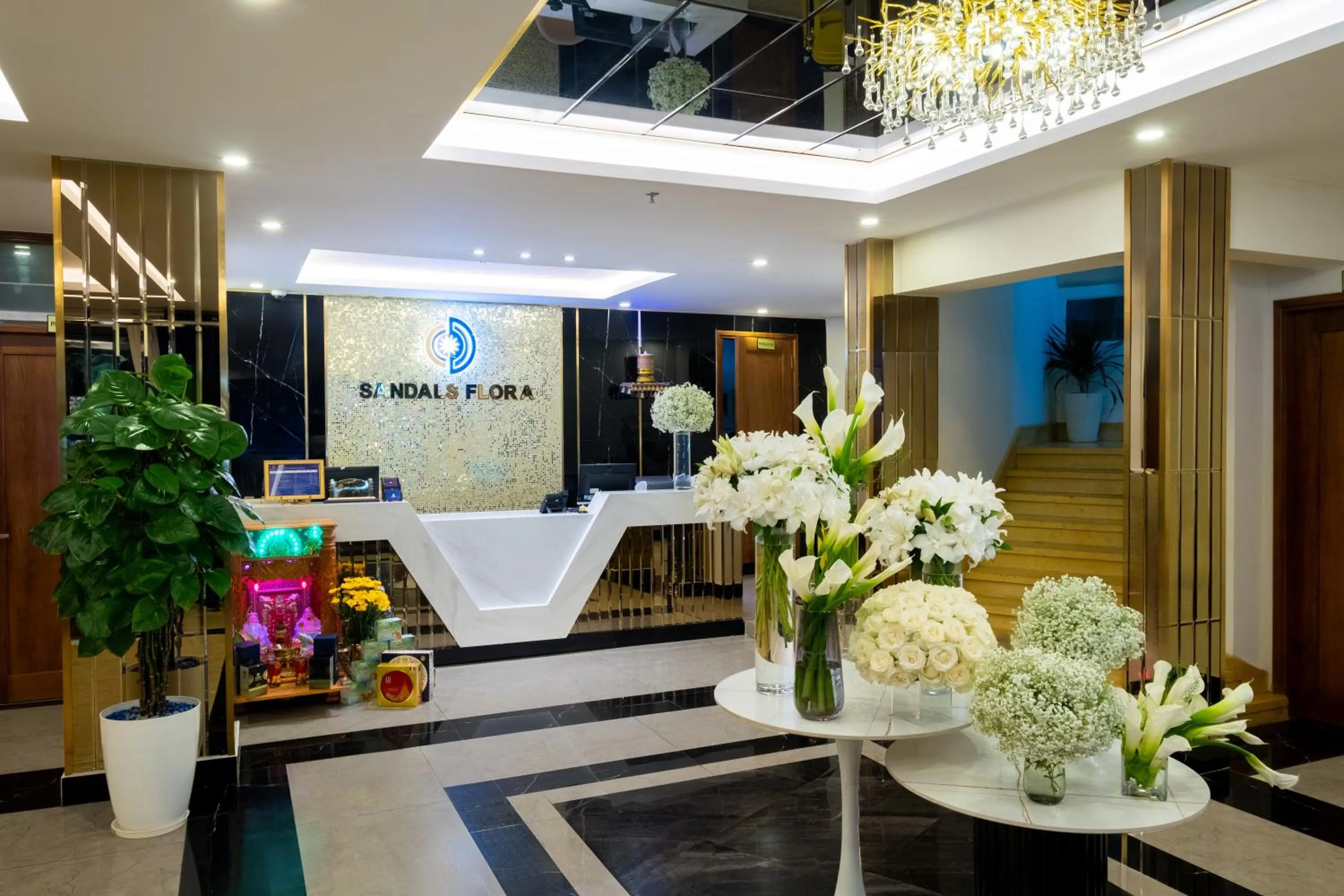 Lobby or reception in SANDALS FLORA HOTEL