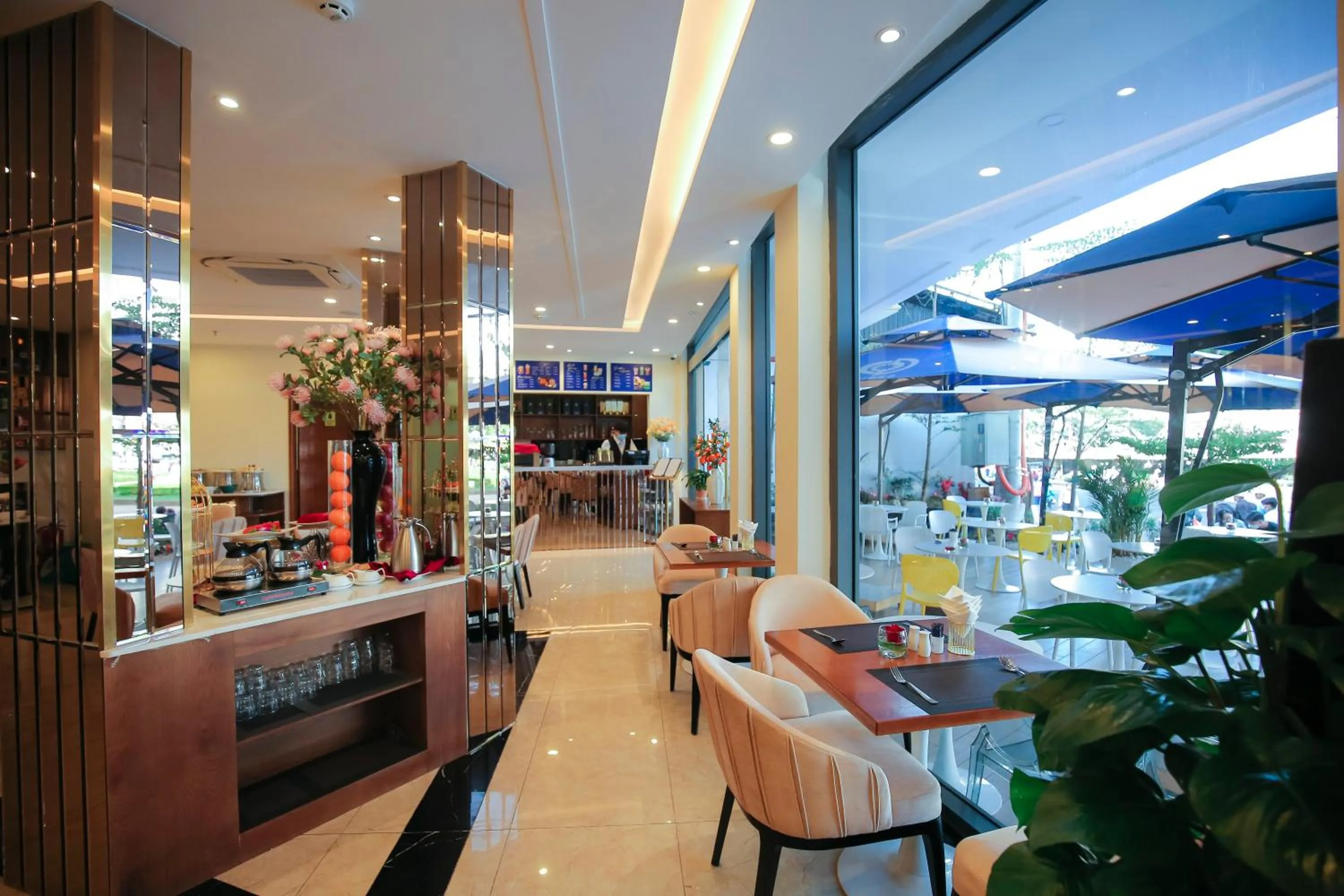 Restaurant/places to eat in SANDALS FLORA HOTEL