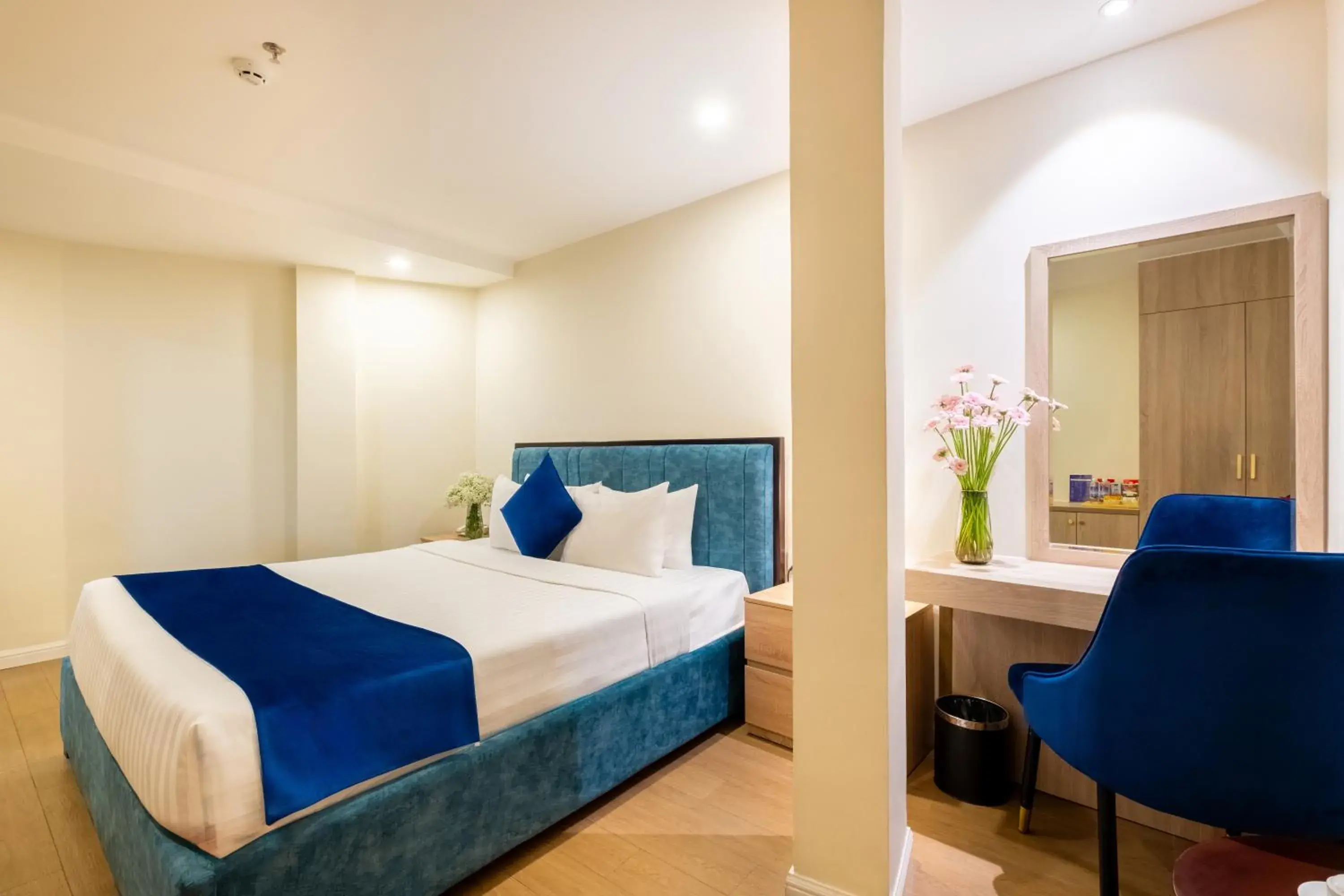 Suite with City View in SANDALS FLORA HOTEL Suite with City View in SANDALS FLORA HOTEL