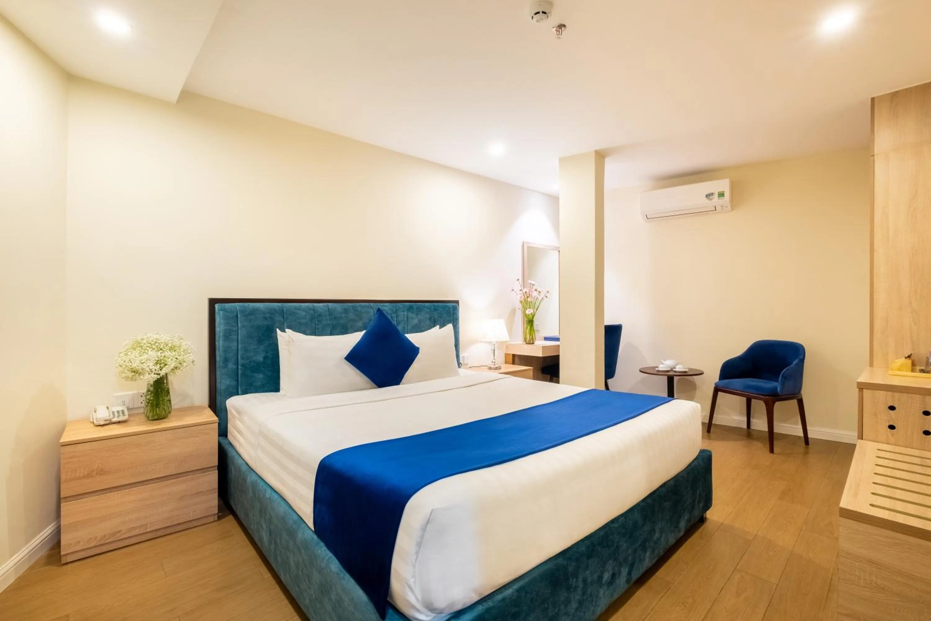 Bedroom, Bed in SANDALS FLORA HOTEL