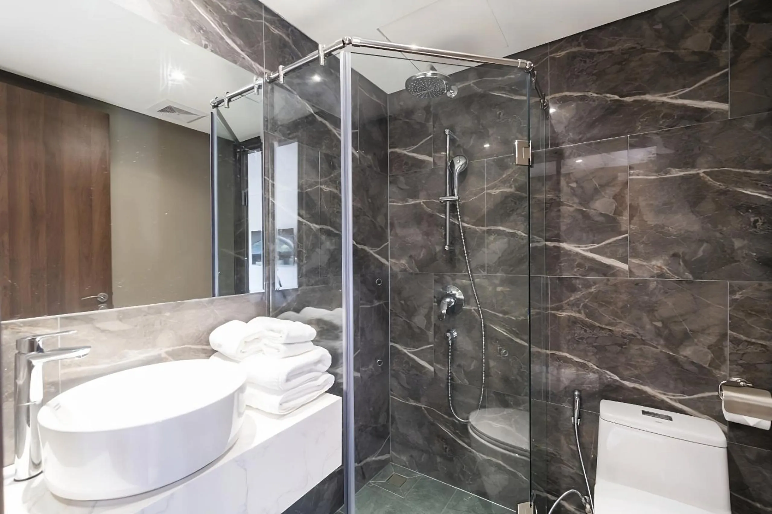 Bathroom in The Tahiti Beach Hotel