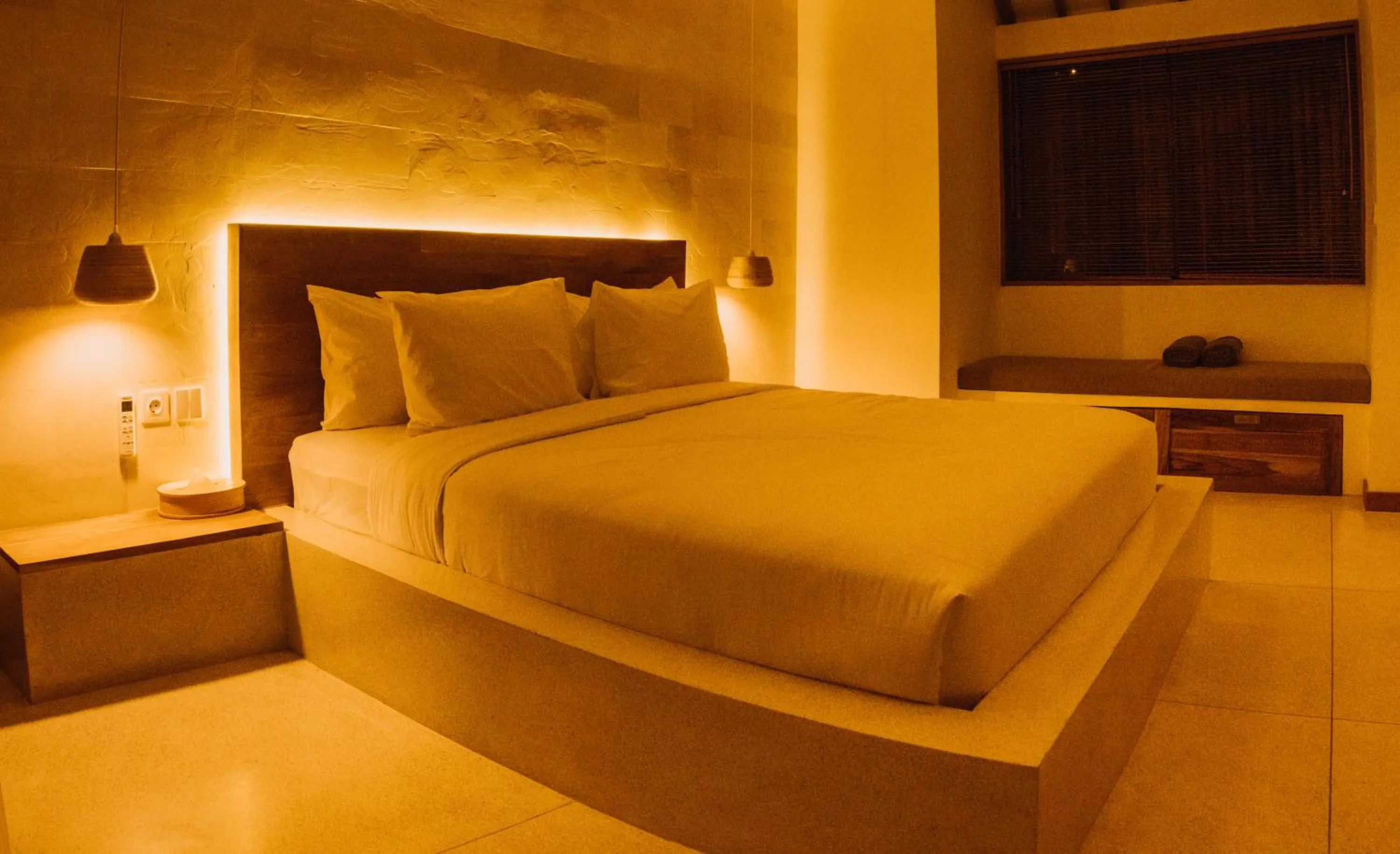 Bedroom, Bed in Neano Escape